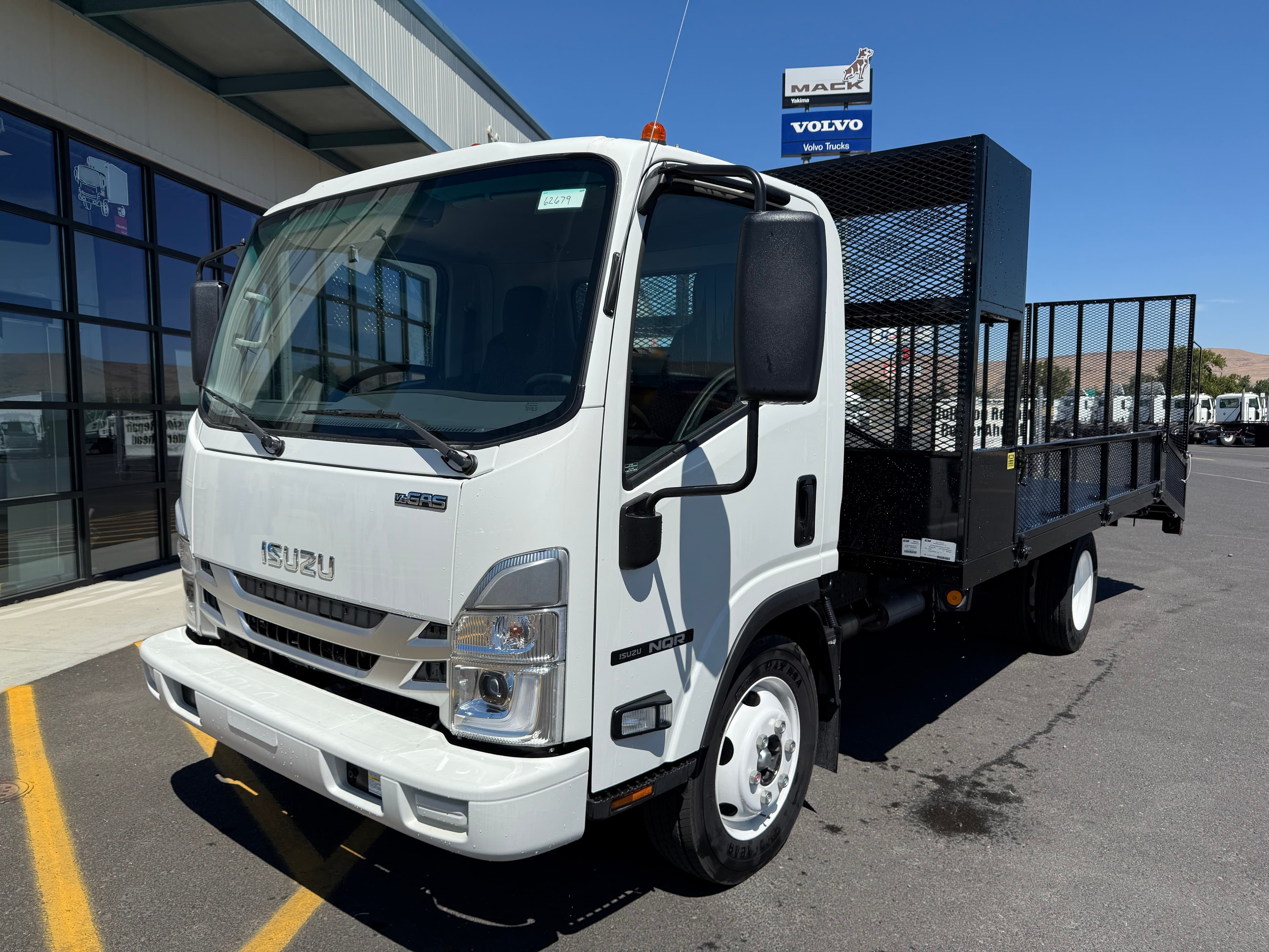 2024 Isuzu NQR-GAS - Photo 1