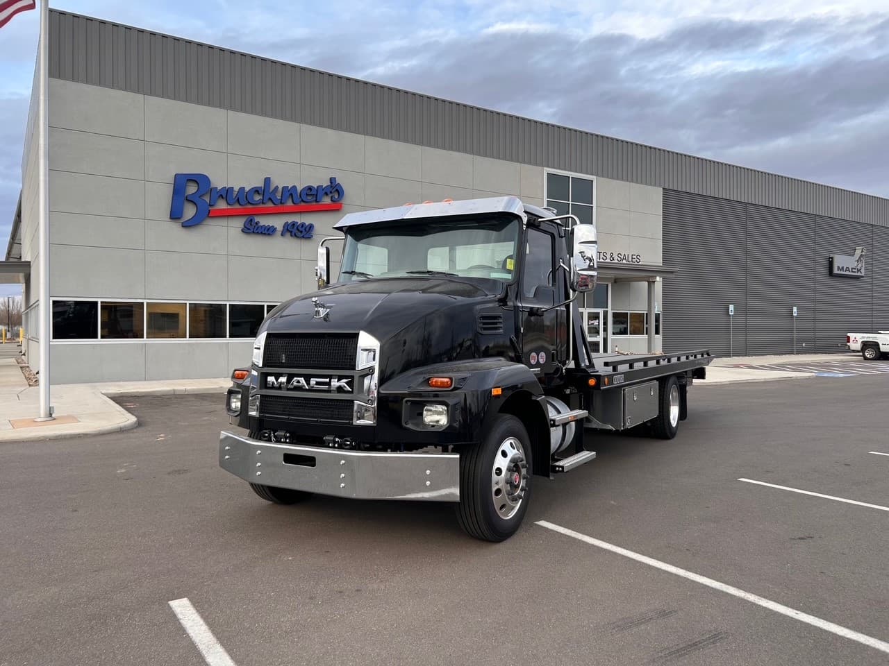 2025 Mack MD6 - Photo 1