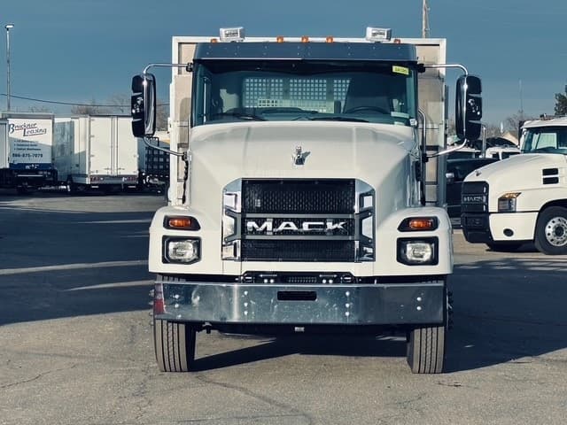 2025 Mack MD7 - Photo 1
