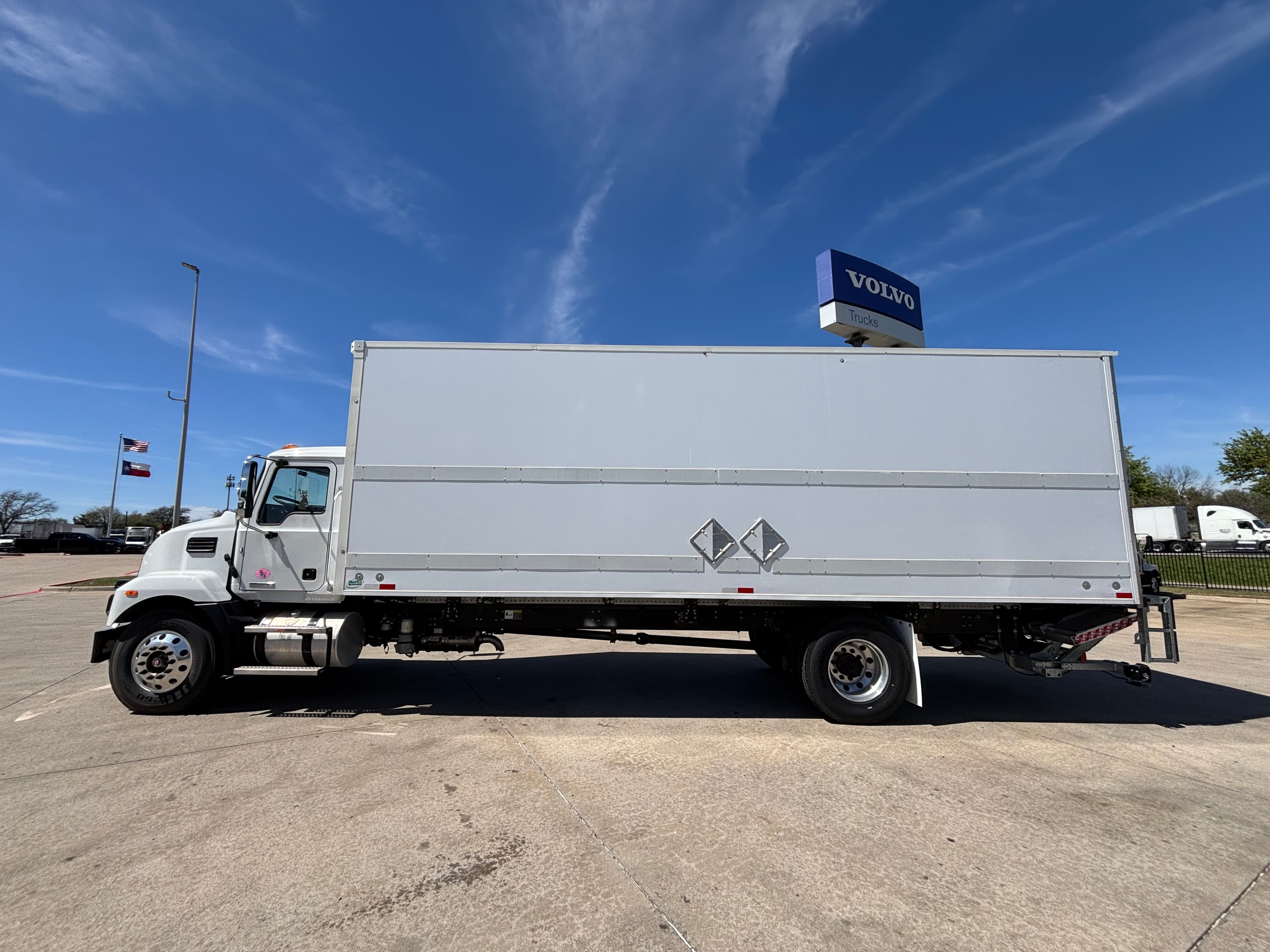 2025 Mack MD7 - Photo 1