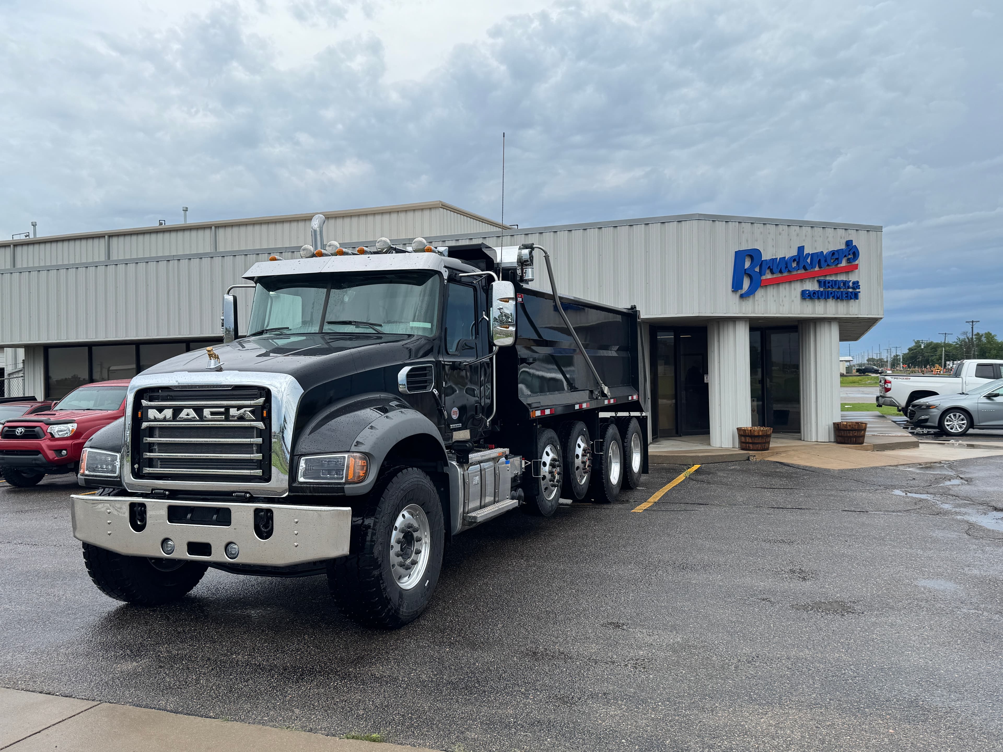2025 Mack GR104F - Photo 1