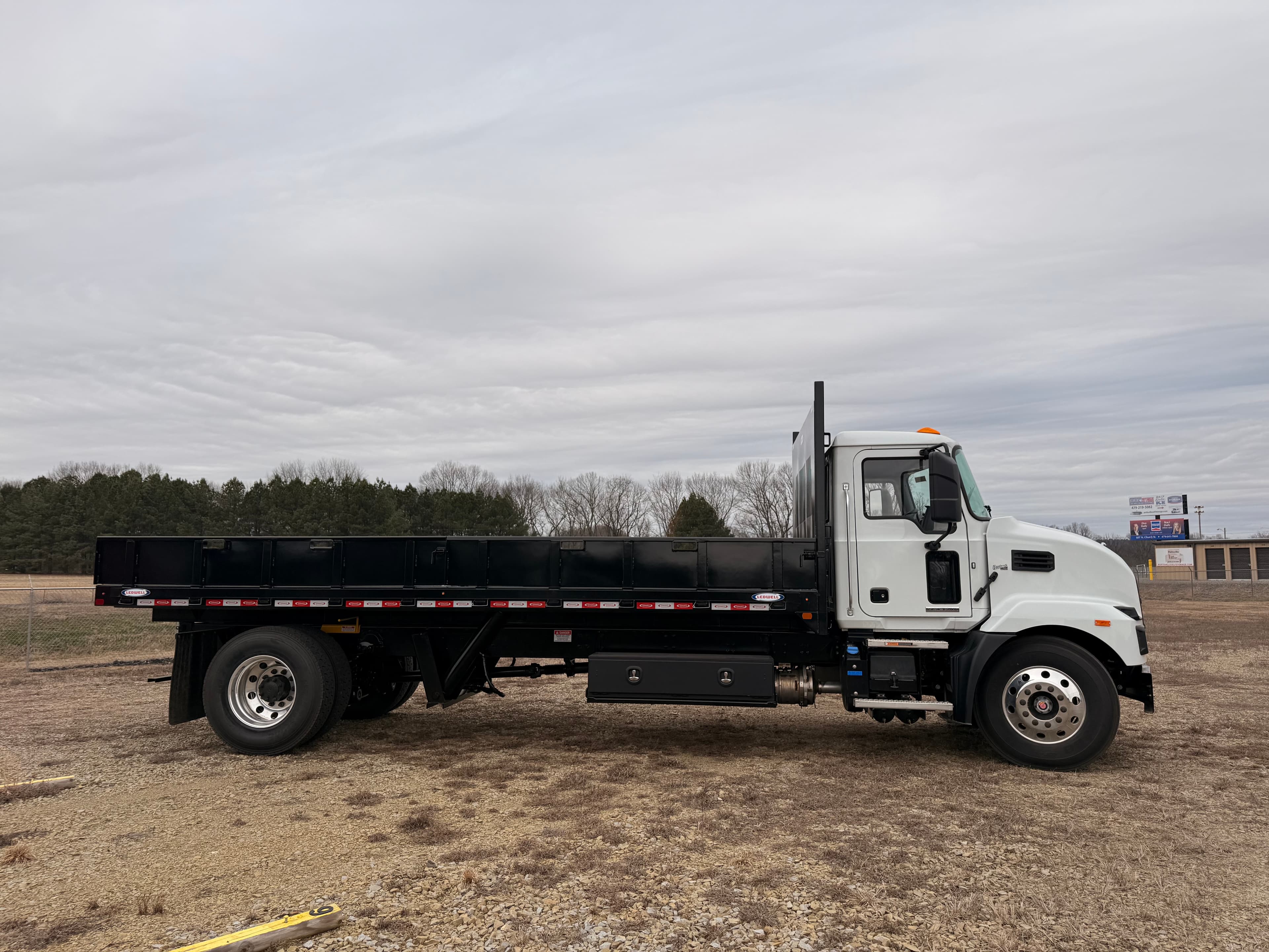 2025 Mack MD7 - Photo 1
