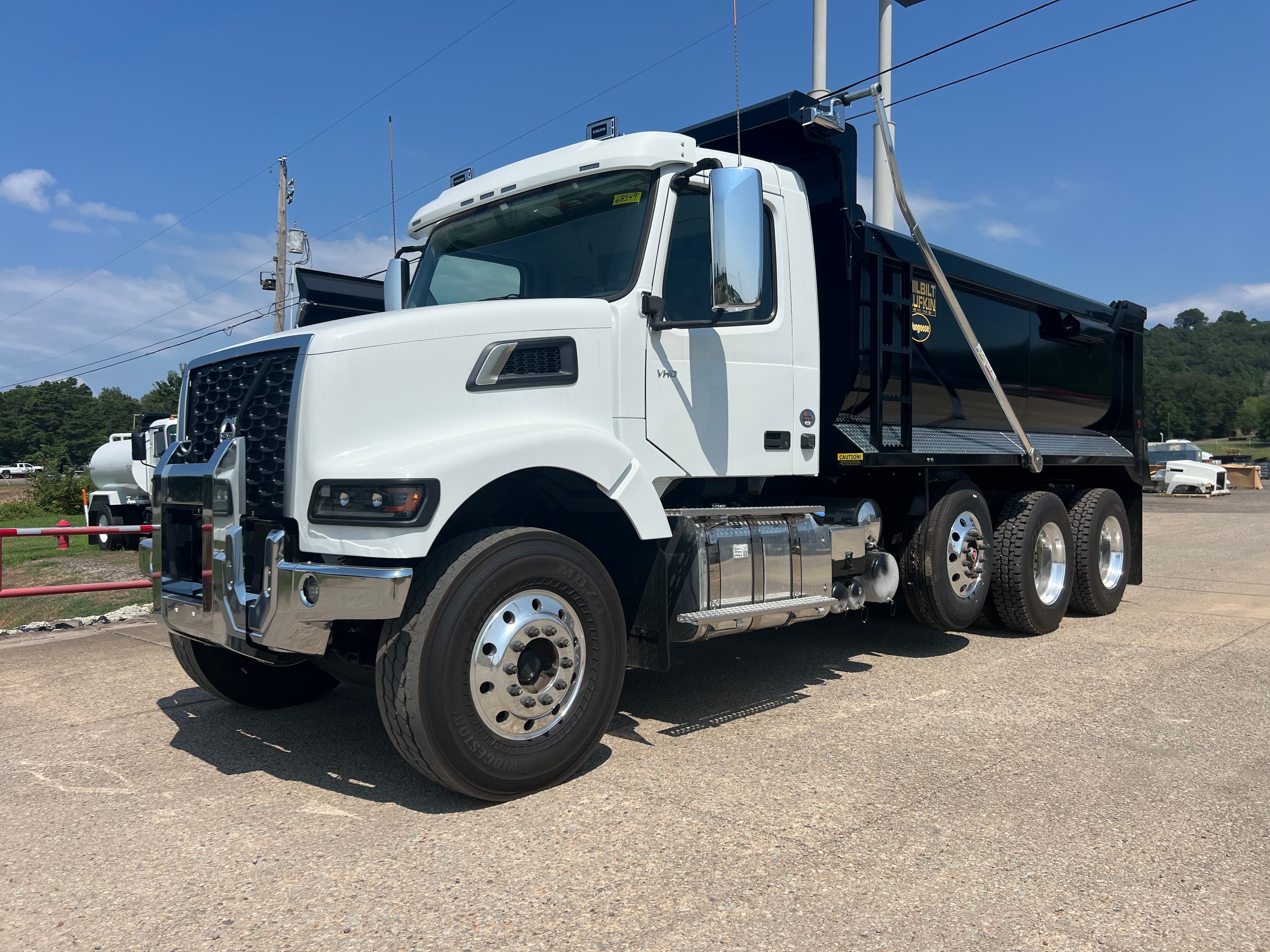 2026 Volvo VHD64F300 - Photo 1