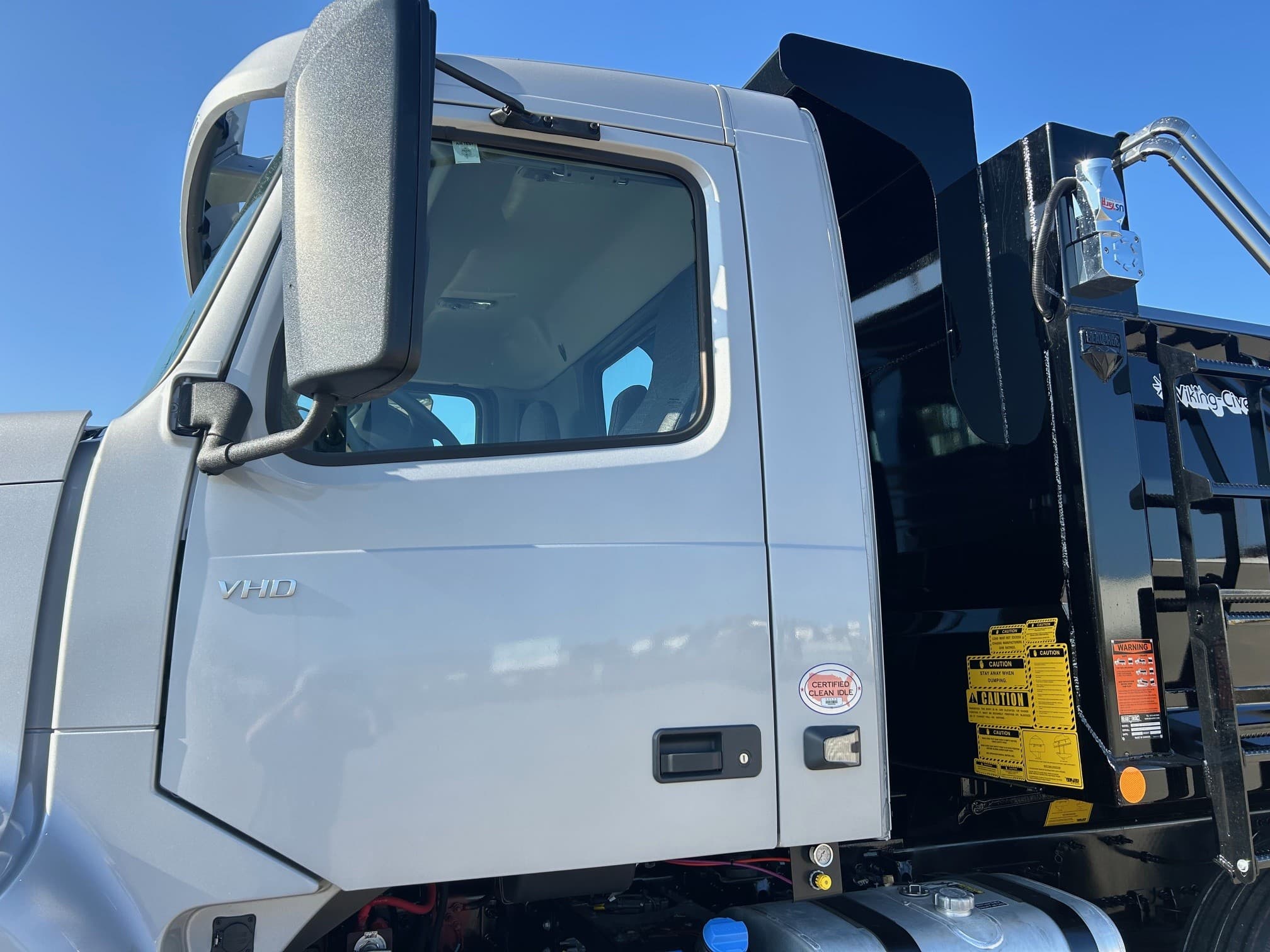 2025 Volvo VHD84F300 - Photo 1