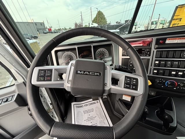 2026 Mack GR64B - Photo 1