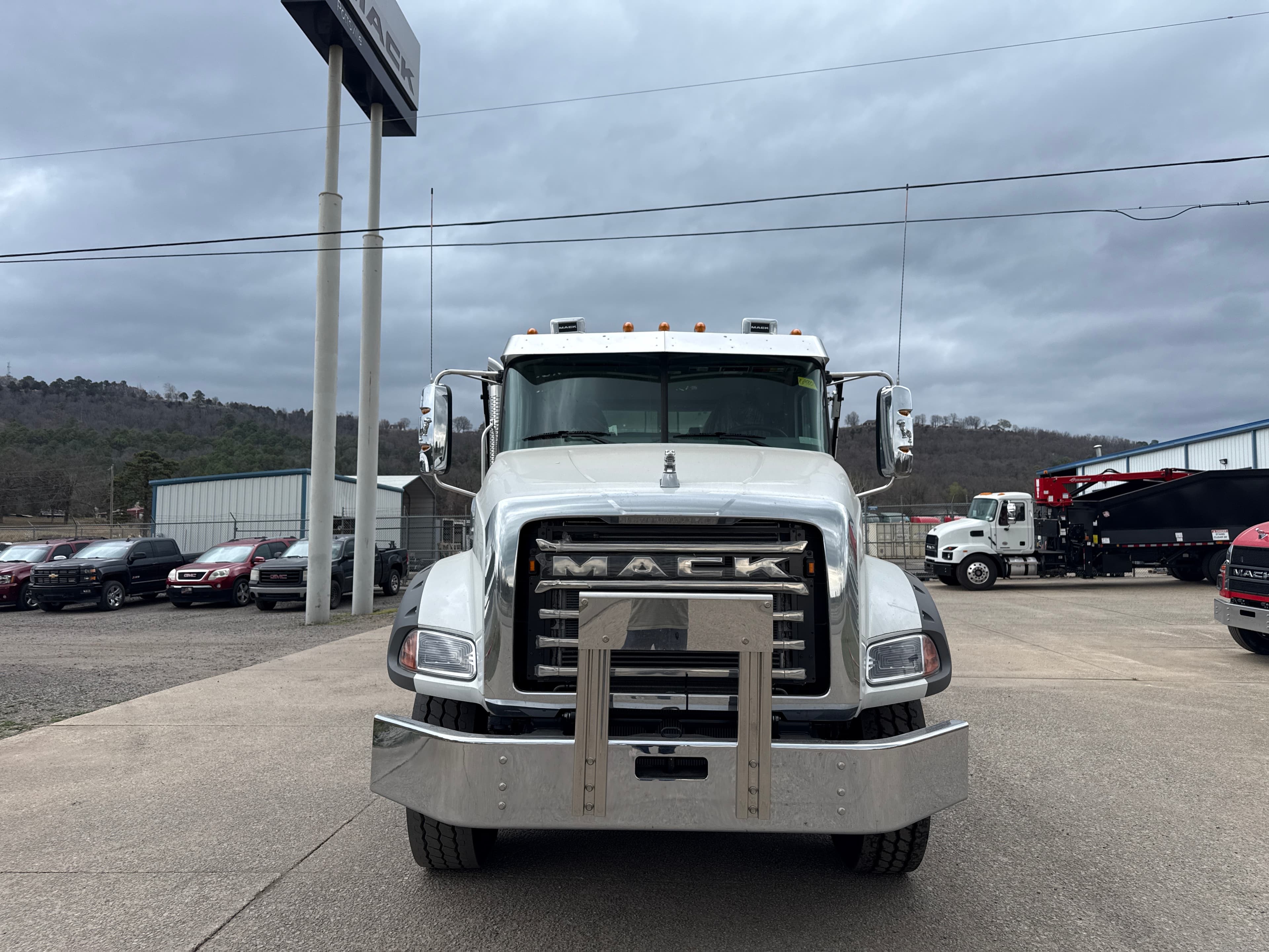 2026 Mack GR64B - Photo 1