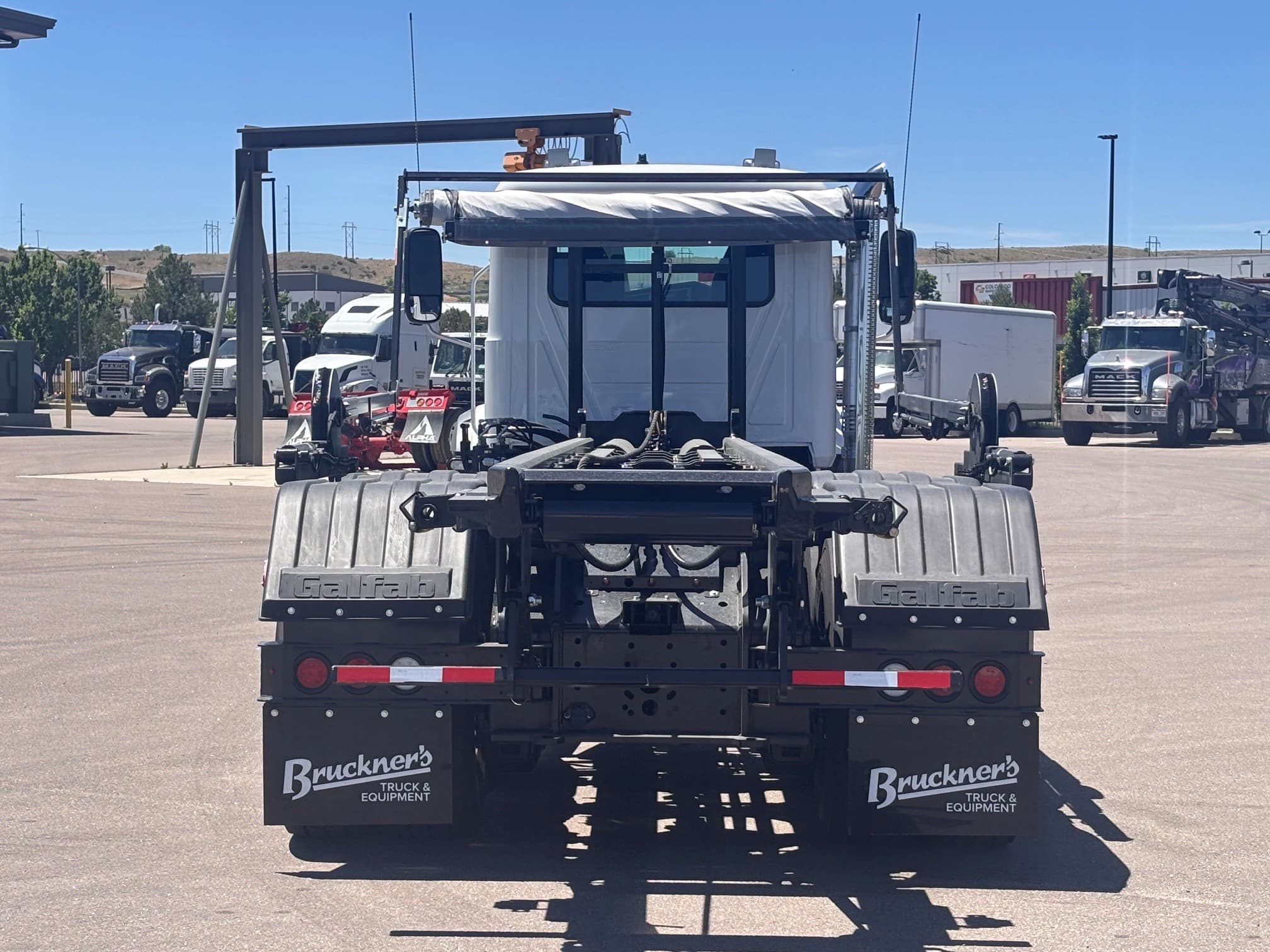 2026 Mack GR64B - Photo 1