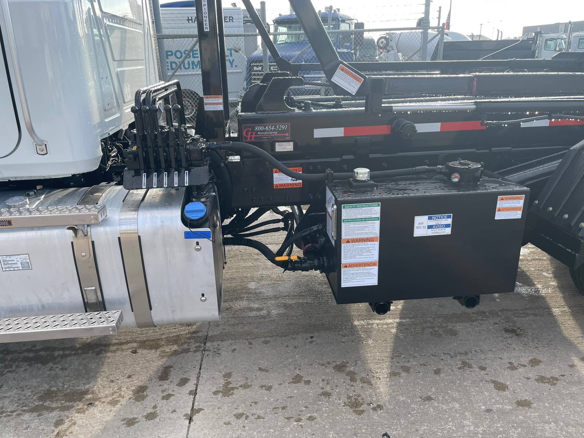 2026 Mack GR64B - Photo 1