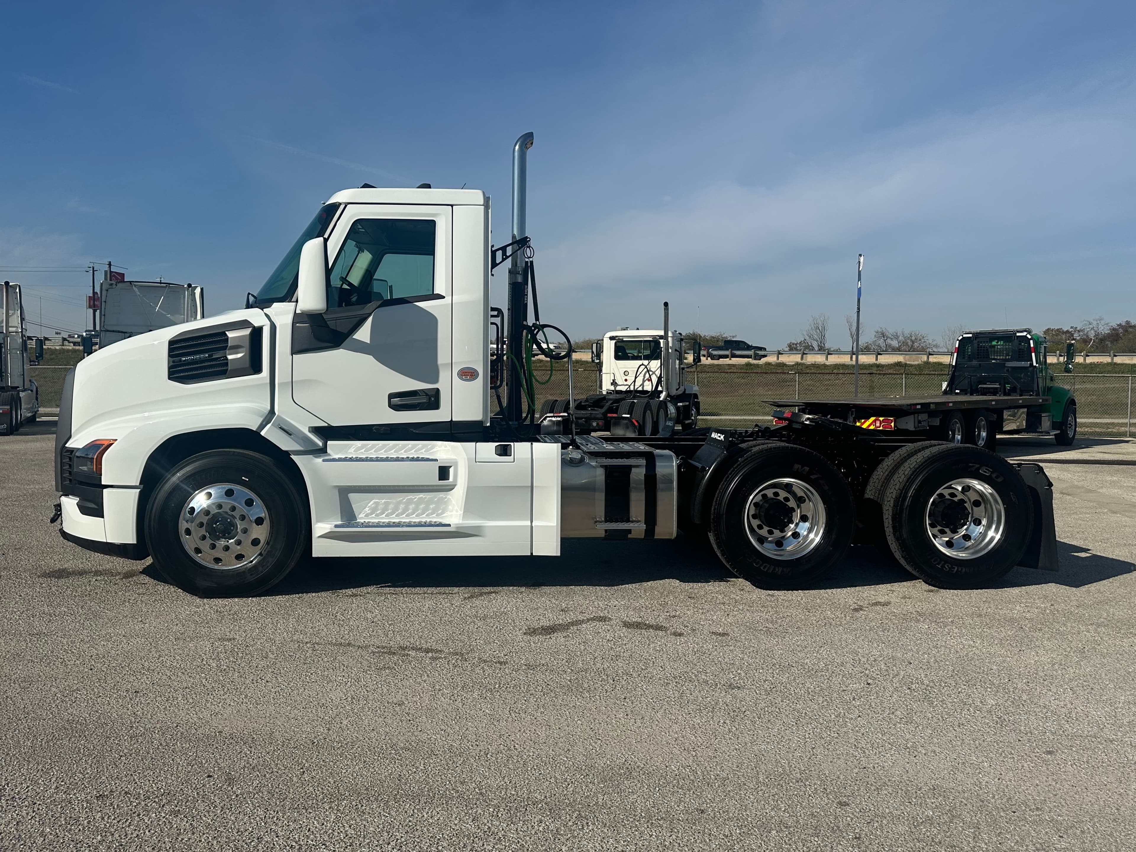 2026 Mack PR64T - Photo 1