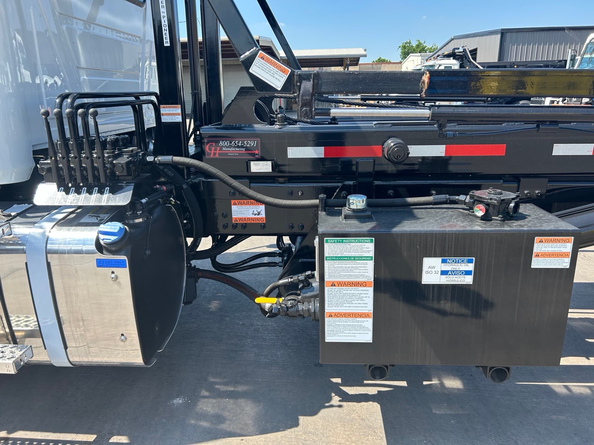 2026 Mack GR64B - Photo 1