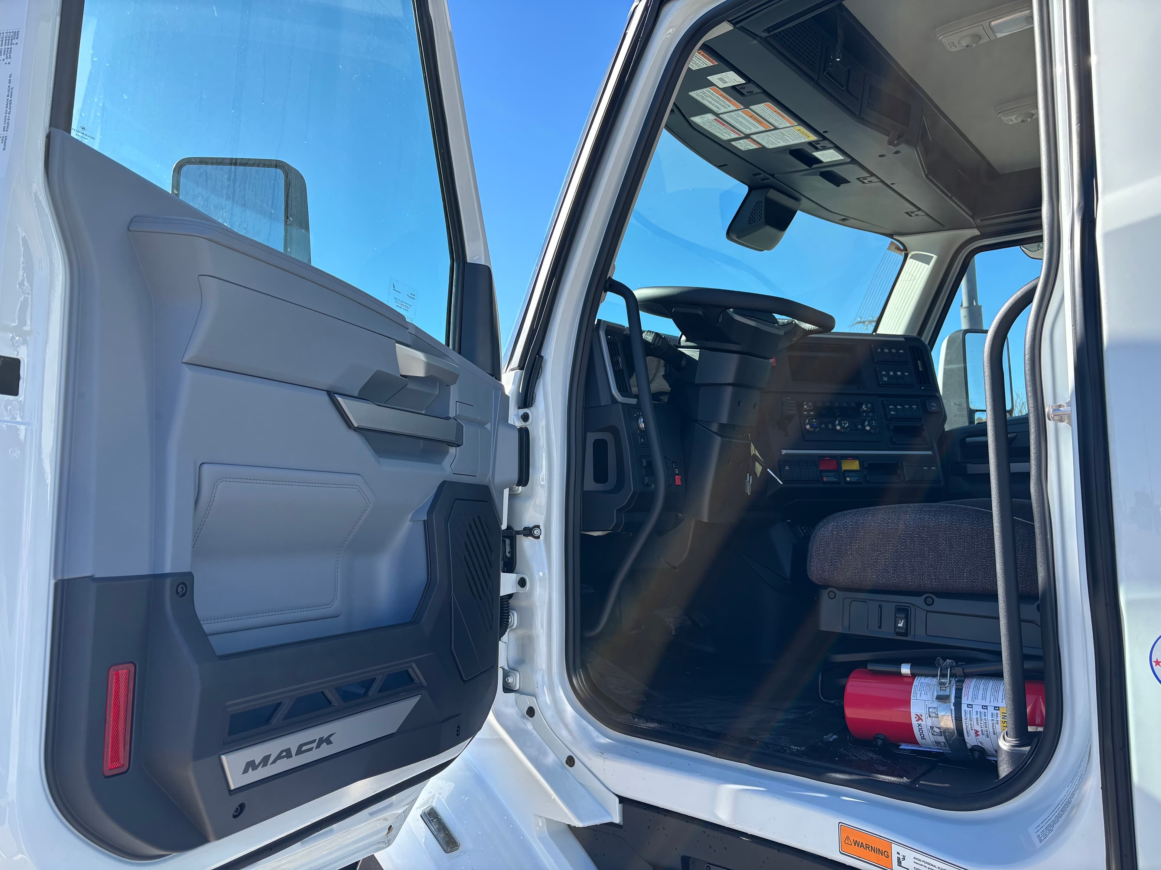 2027 Mack PR64T - Photo 1