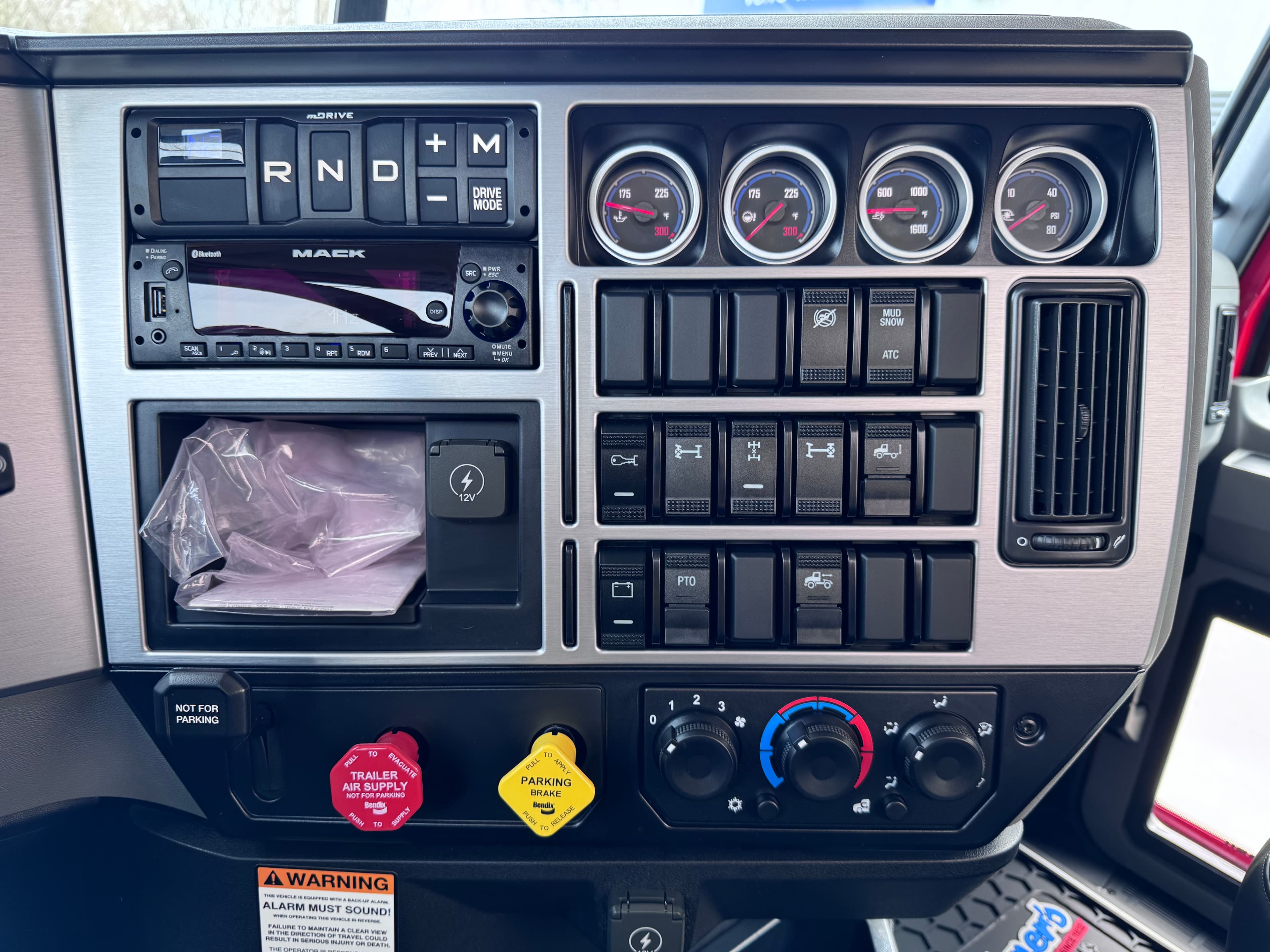 2027 Mack PI64T - Photo 1