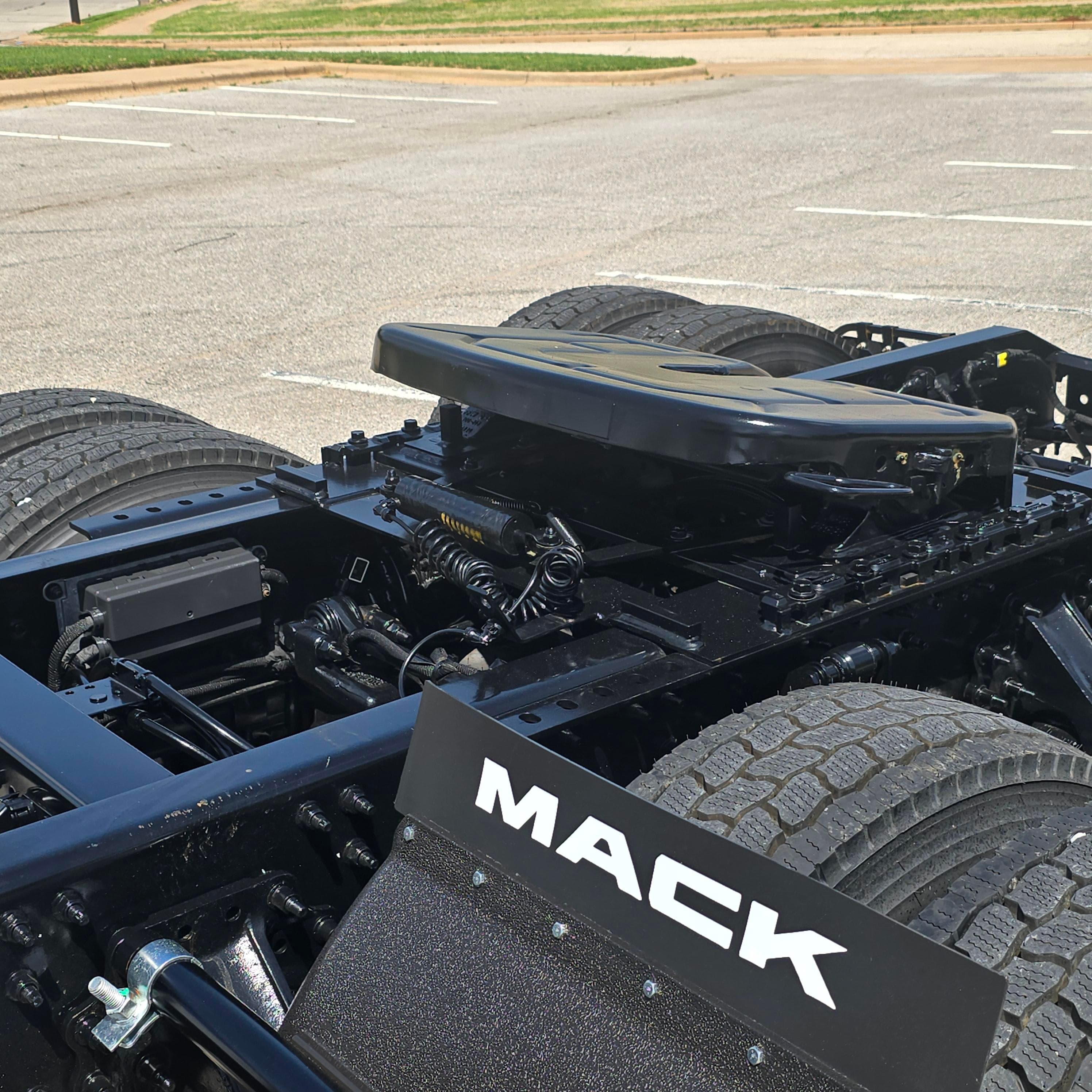 2027 Mack AN64T - Photo 1
