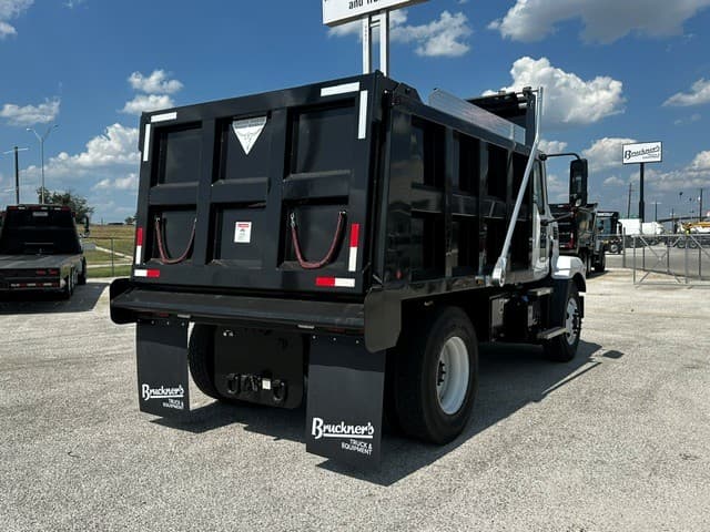 2027 Mack MD7 - Photo 1