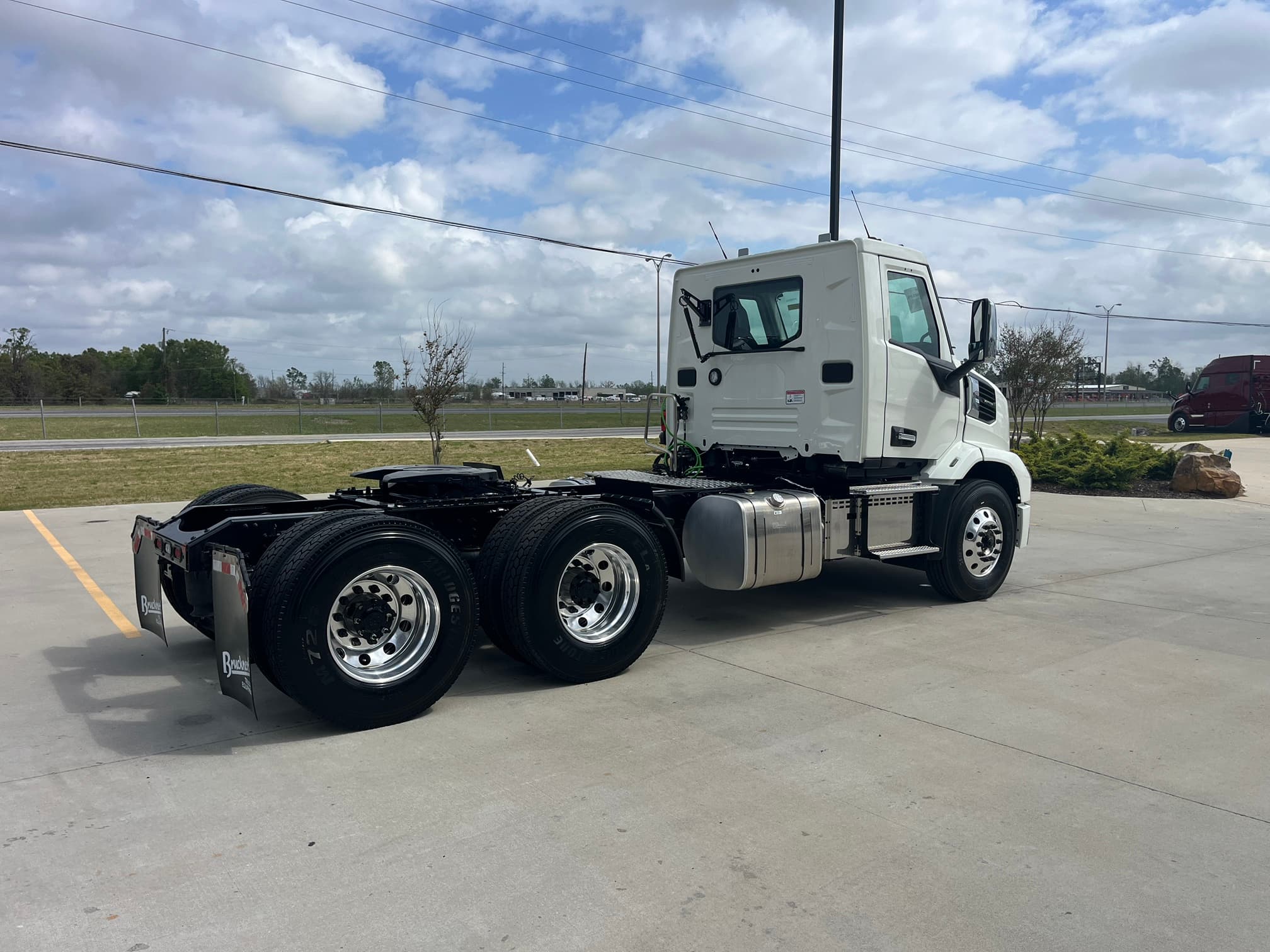 2027 Mack AN64T - Photo 1