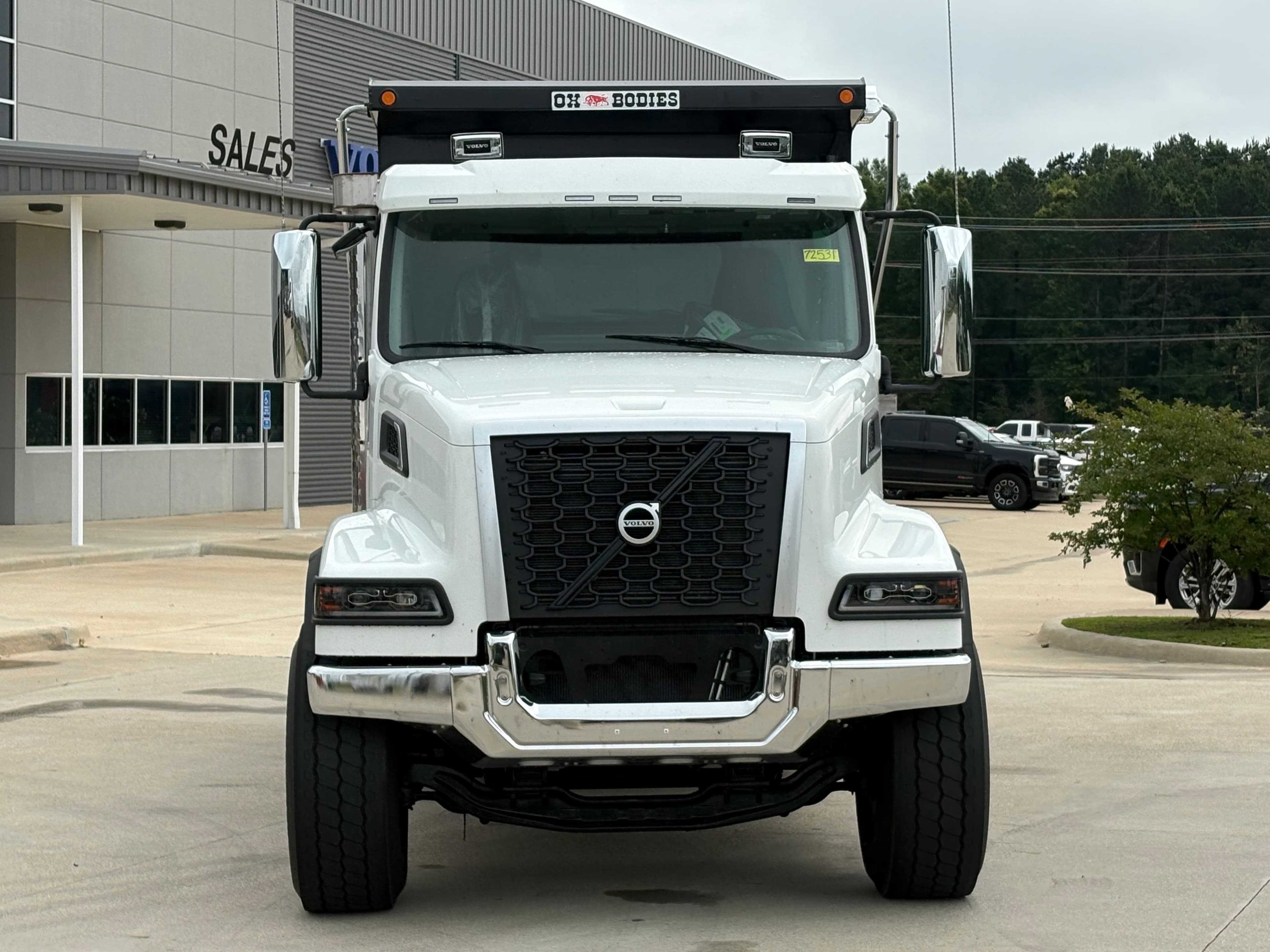 2027 Volvo VHD84F300 - Photo 1