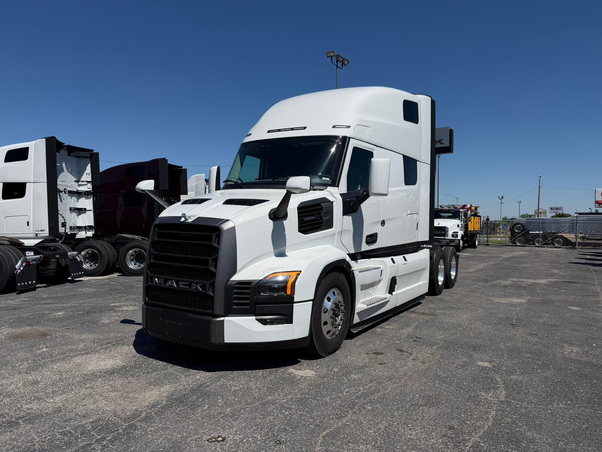 2027 Mack PR64T76H