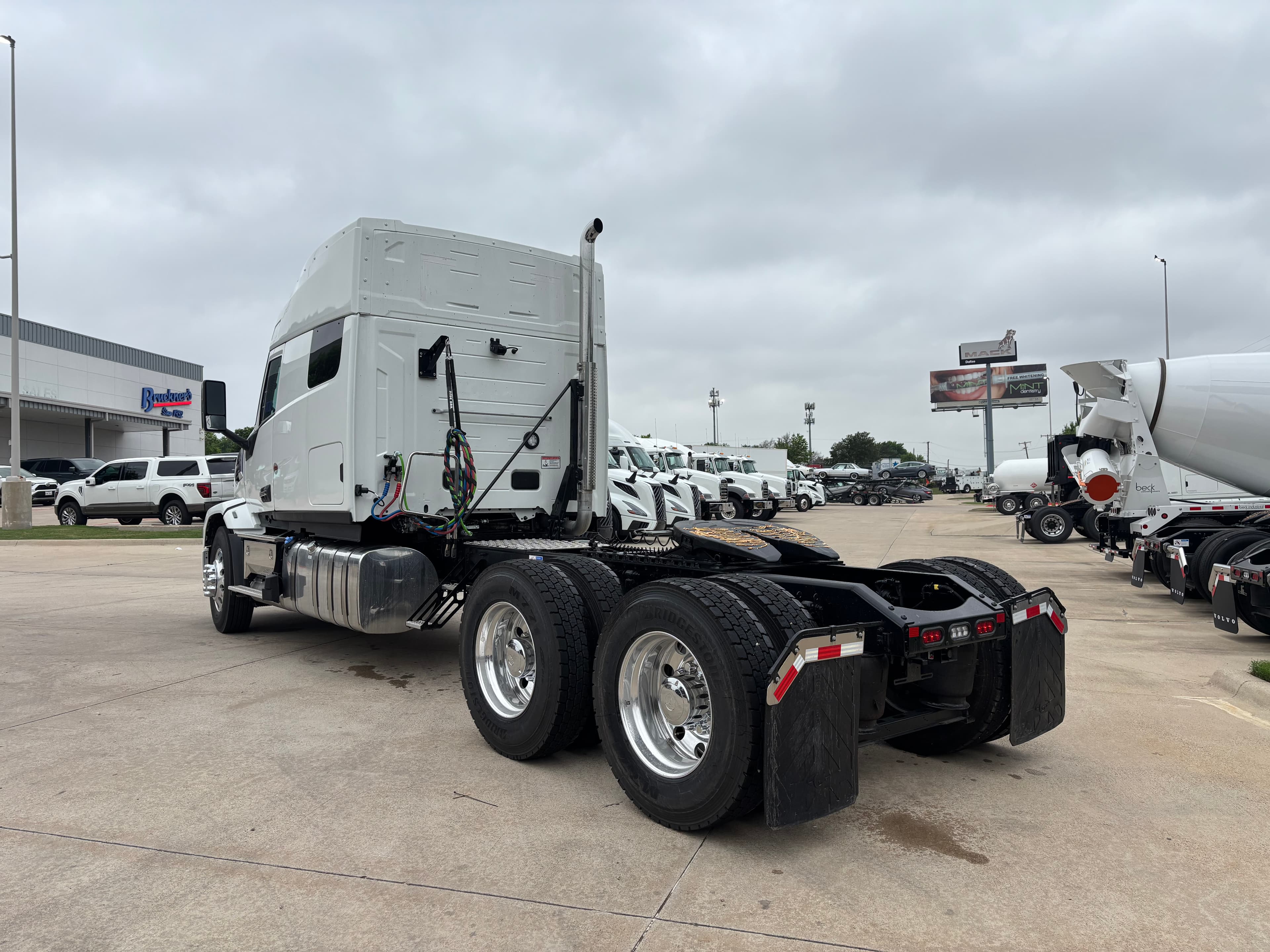 2027 Mack PR64T76M - Photo 1