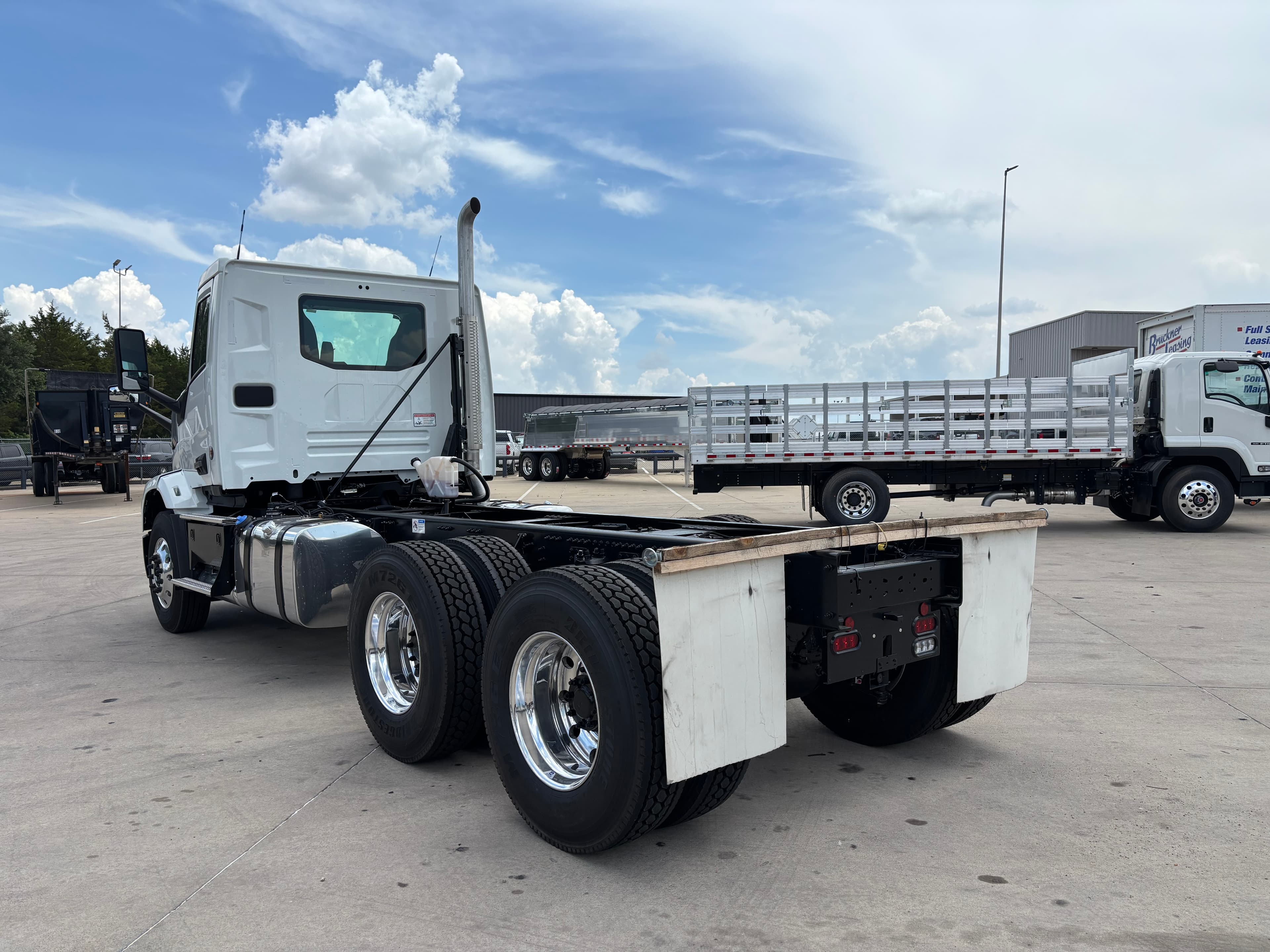 2027 Mack AN64 - Photo 1
