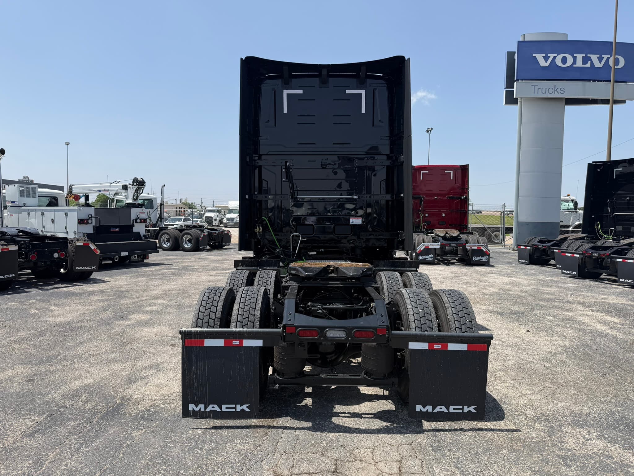 2027 Mack PR64T76H - Photo 1
