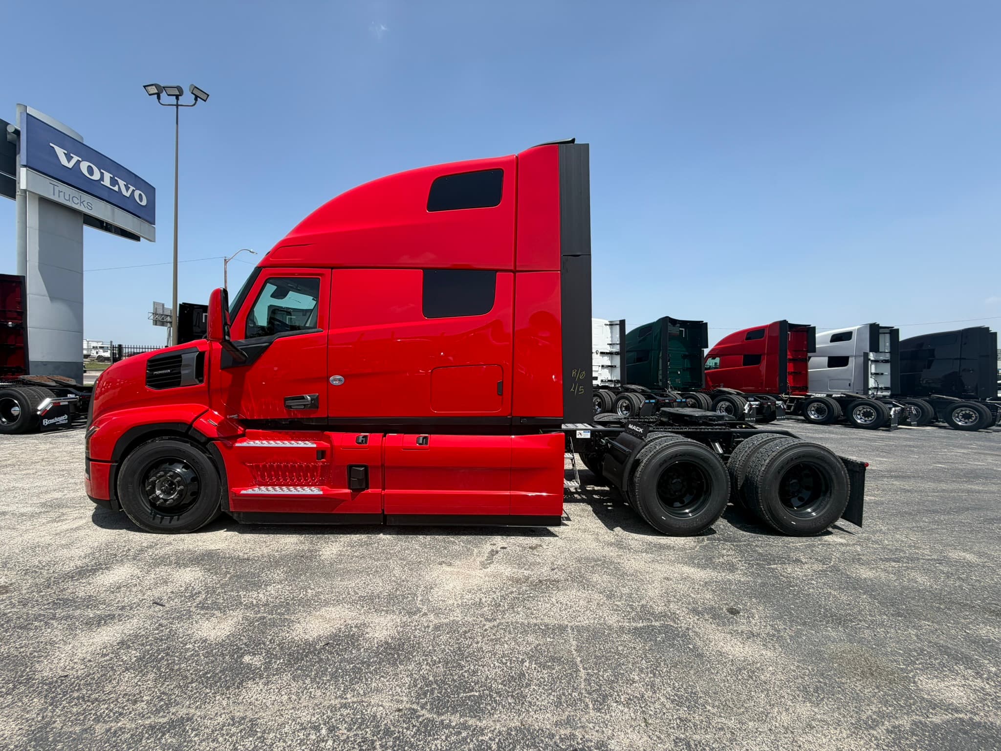 2027 Mack PR64T76H - Photo 1