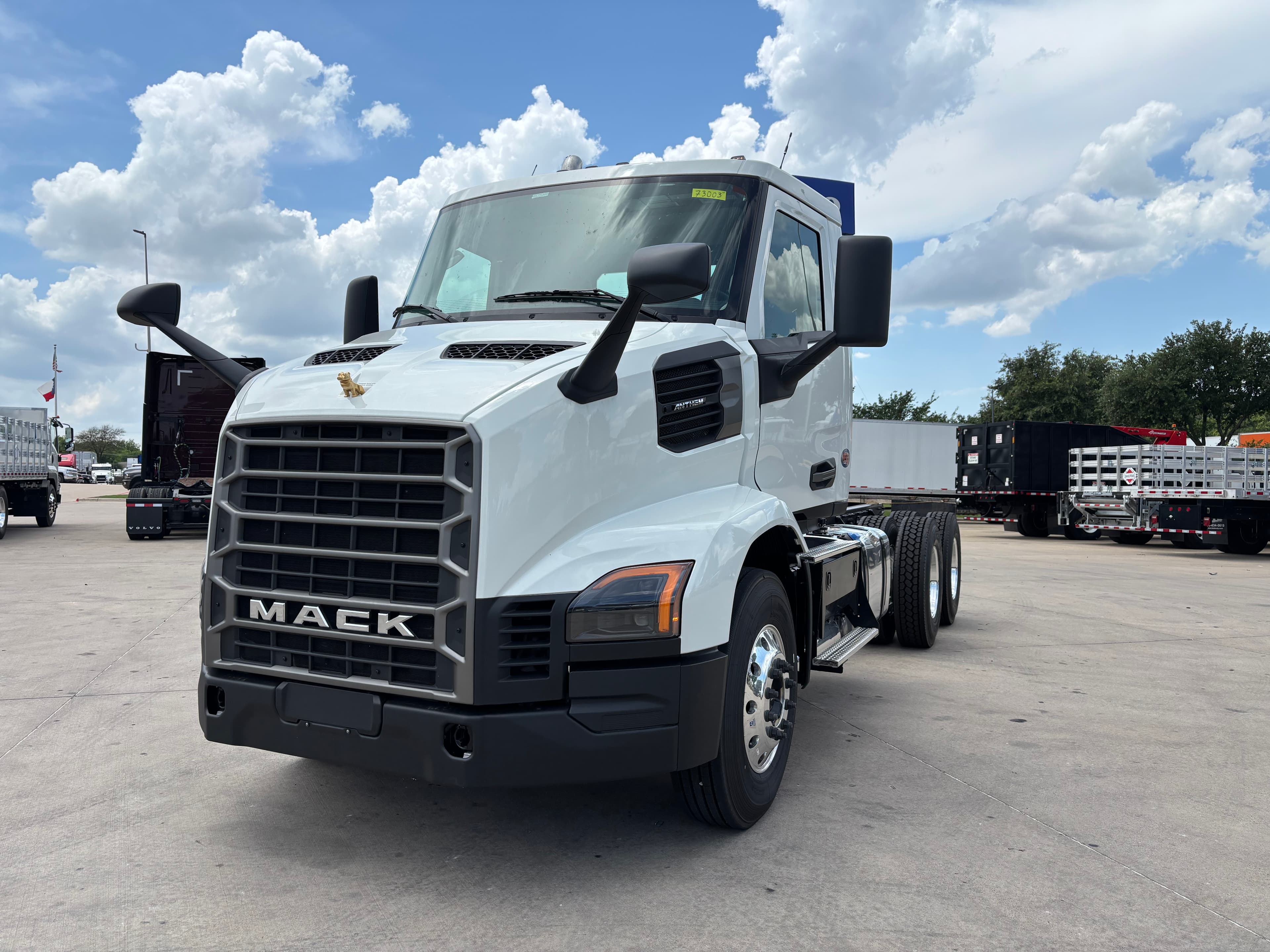 2027 Mack AN64 - Photo 1