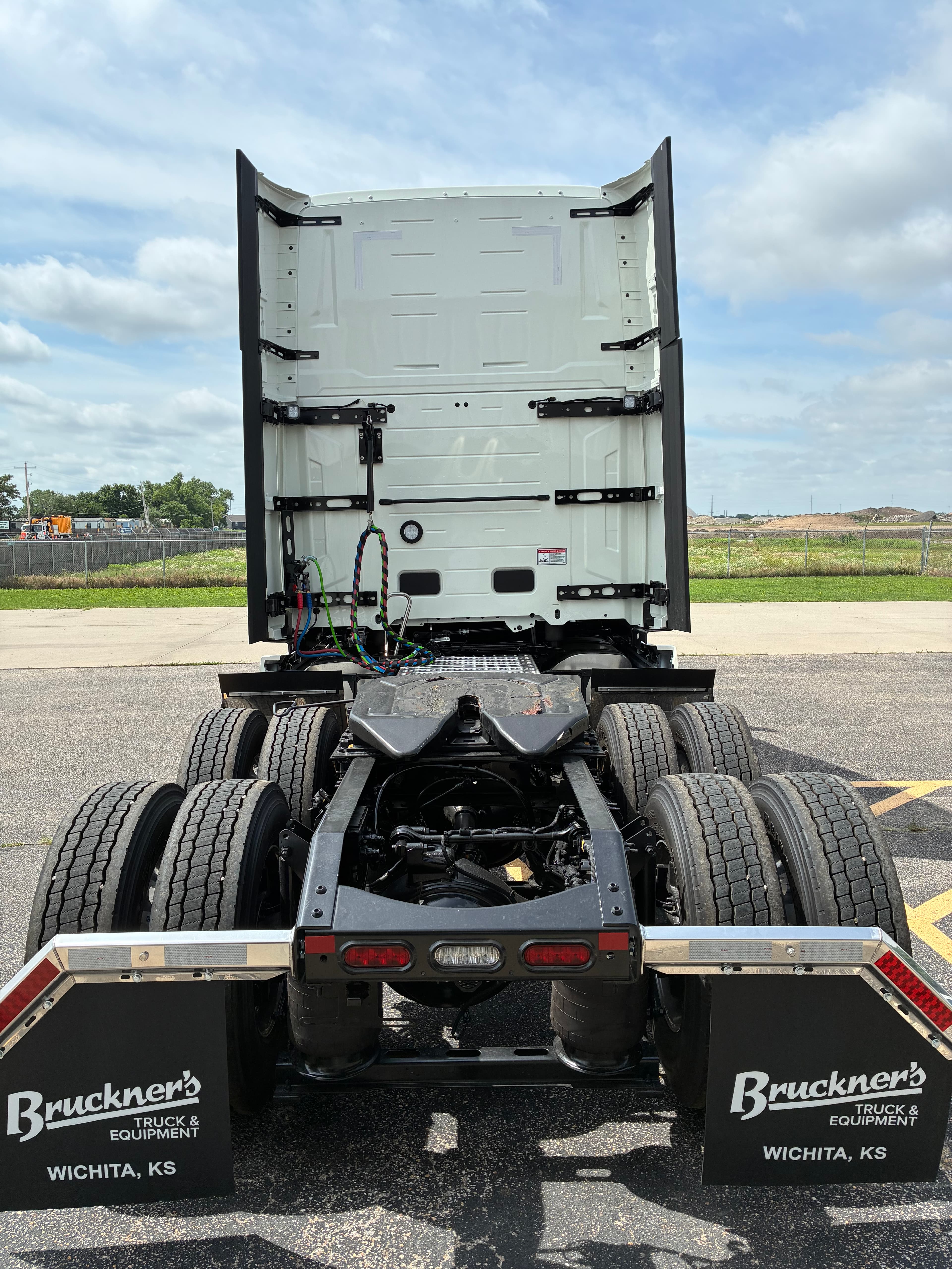 2027 Mack PR64T76H - Photo 1