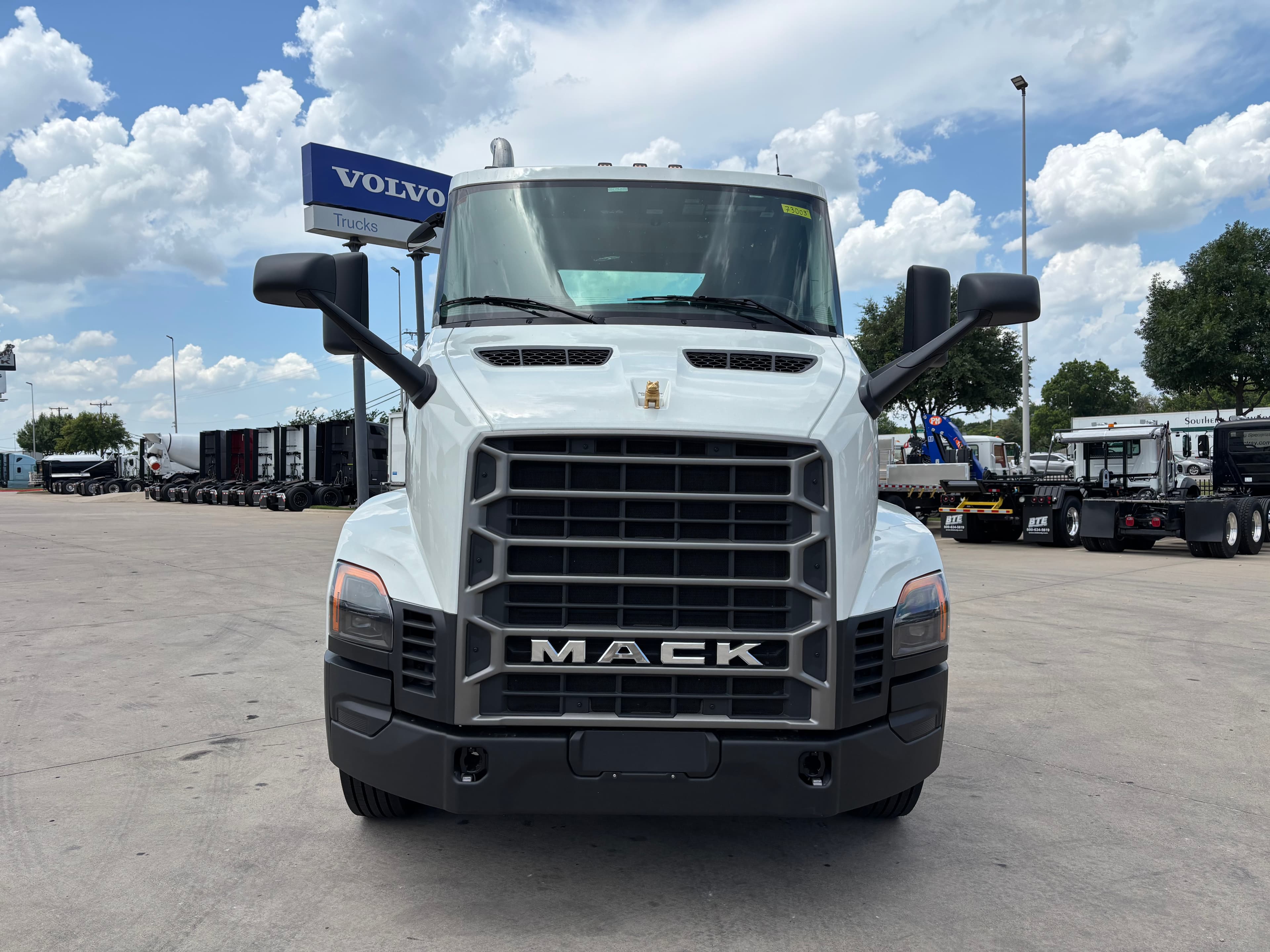 2027 Mack AN64 - Photo 1