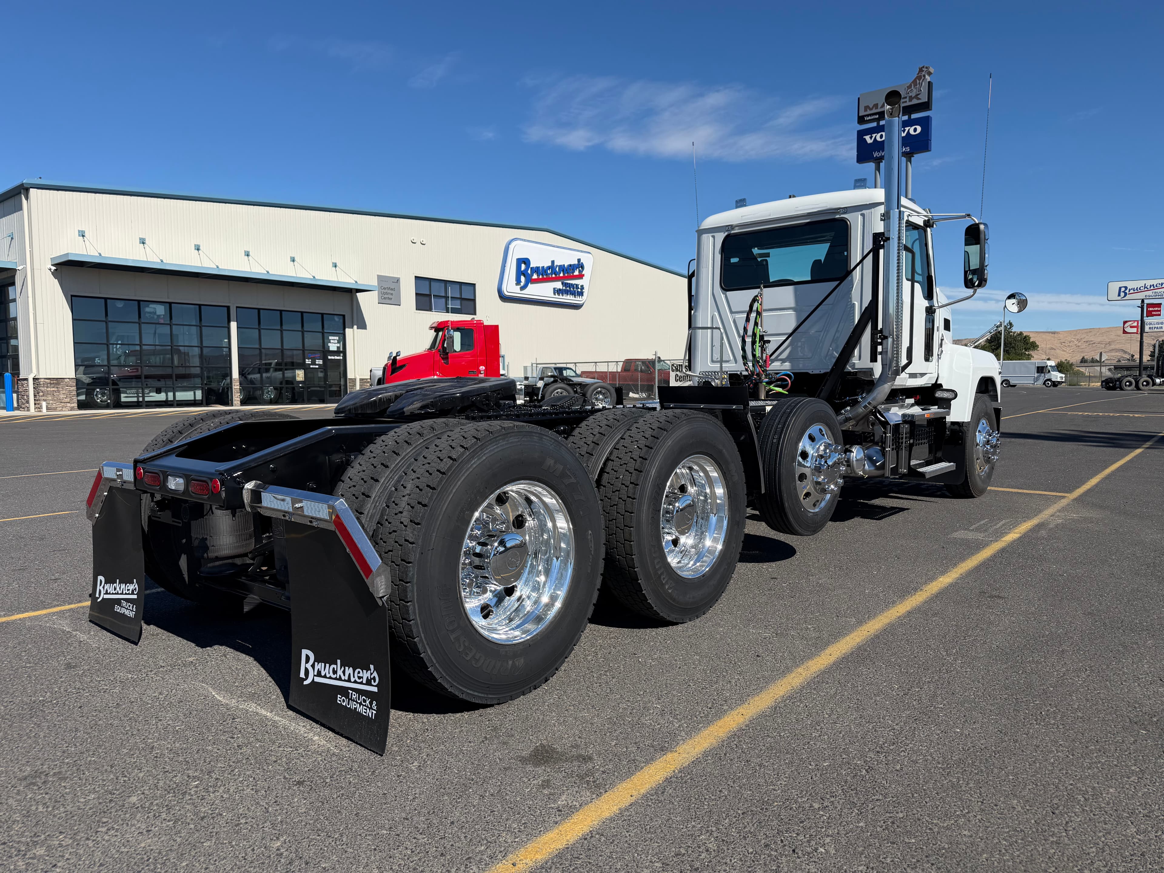 2027 Mack PI84T - Photo 1