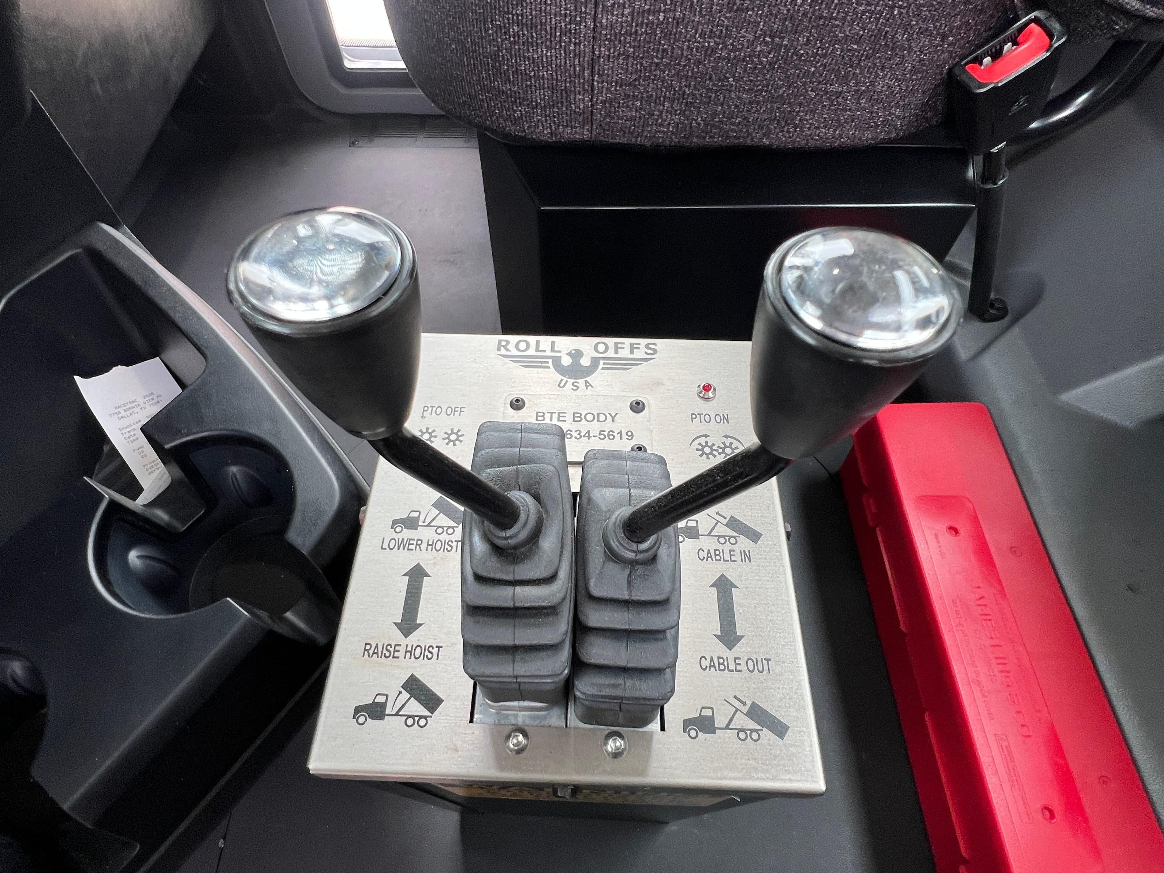 2027 Mack GR64B - Photo 1