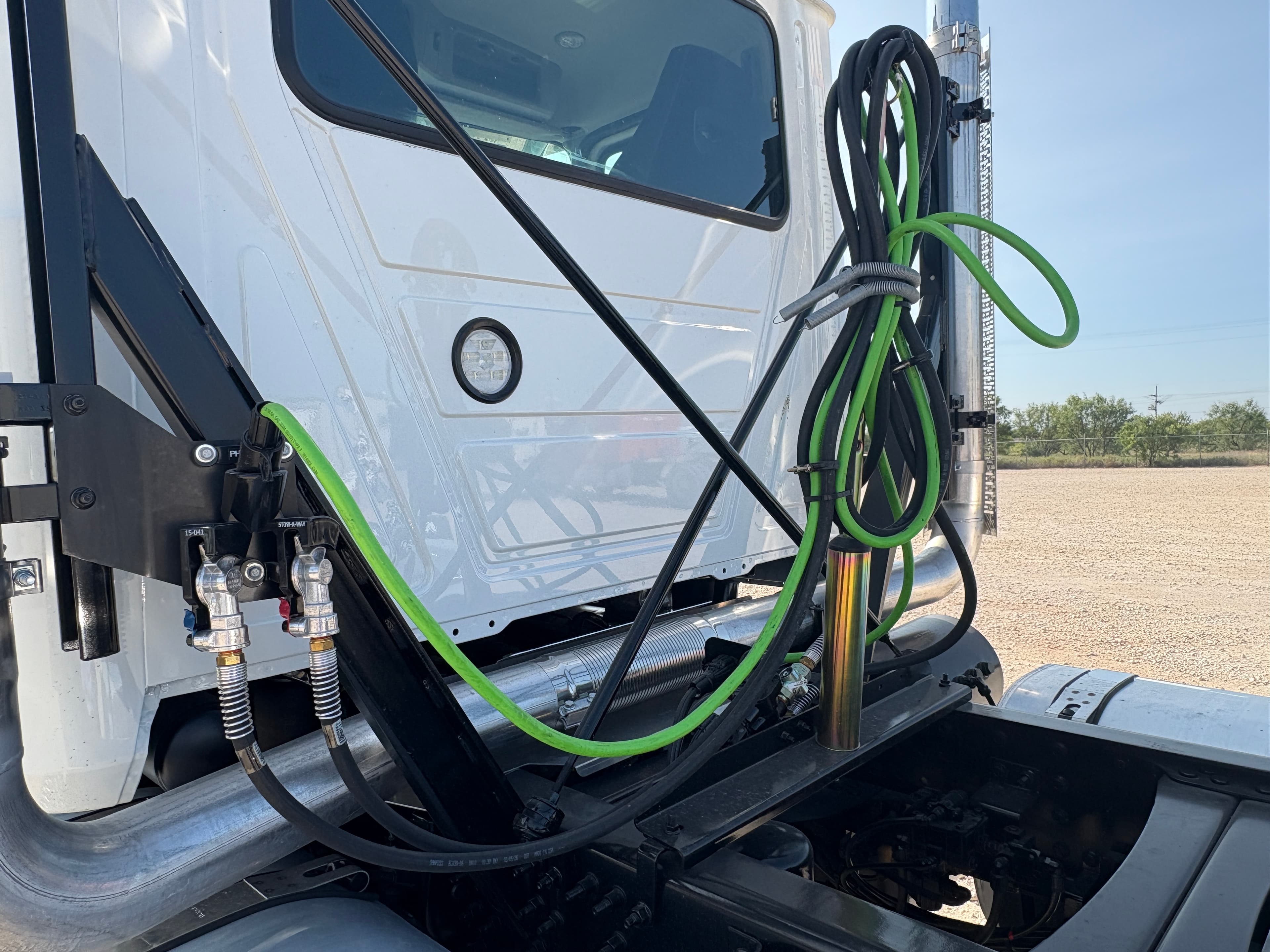 2027 Mack GR64FT - Photo 1