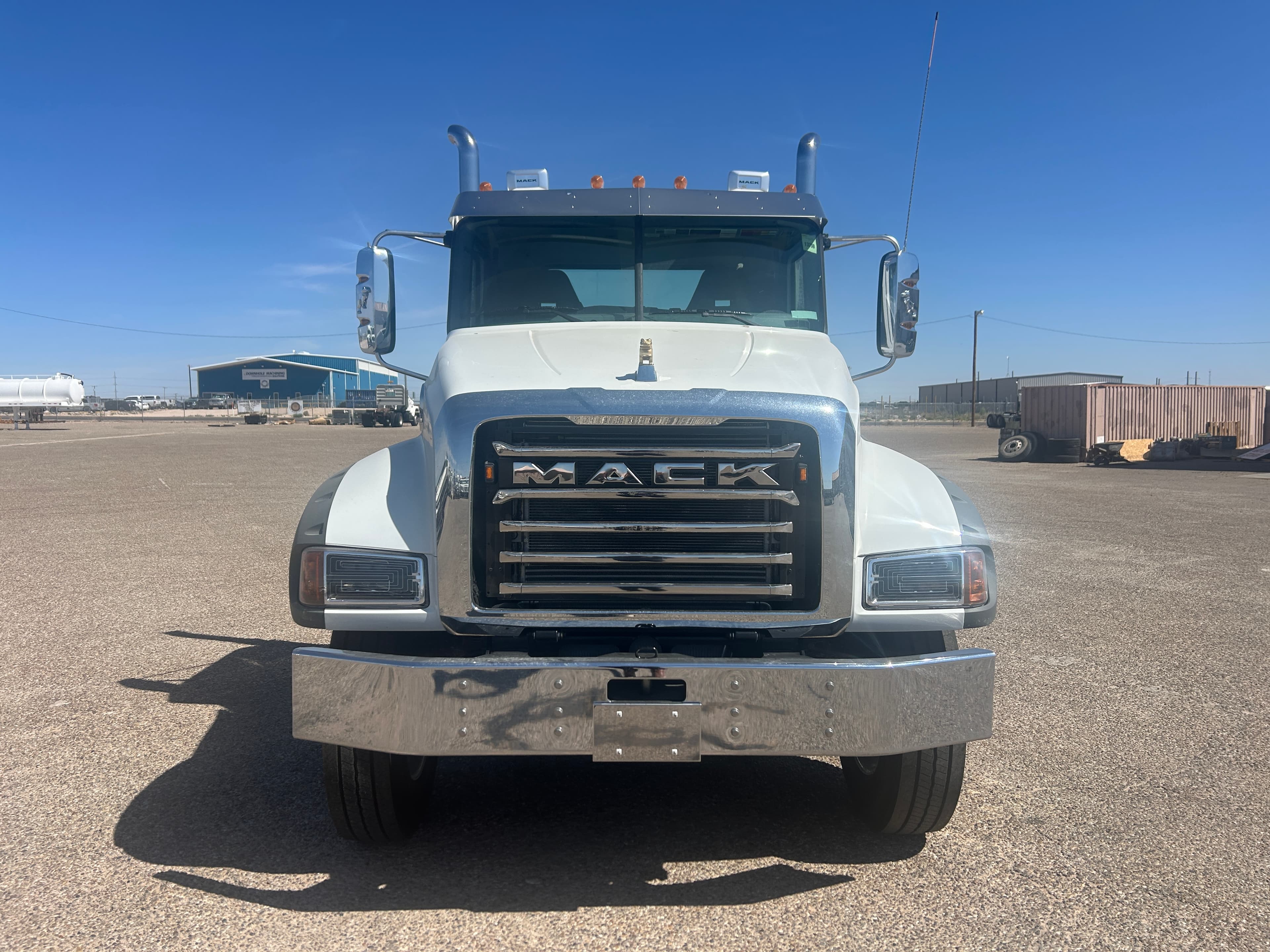 2027 Mack GR64FT - Photo 1