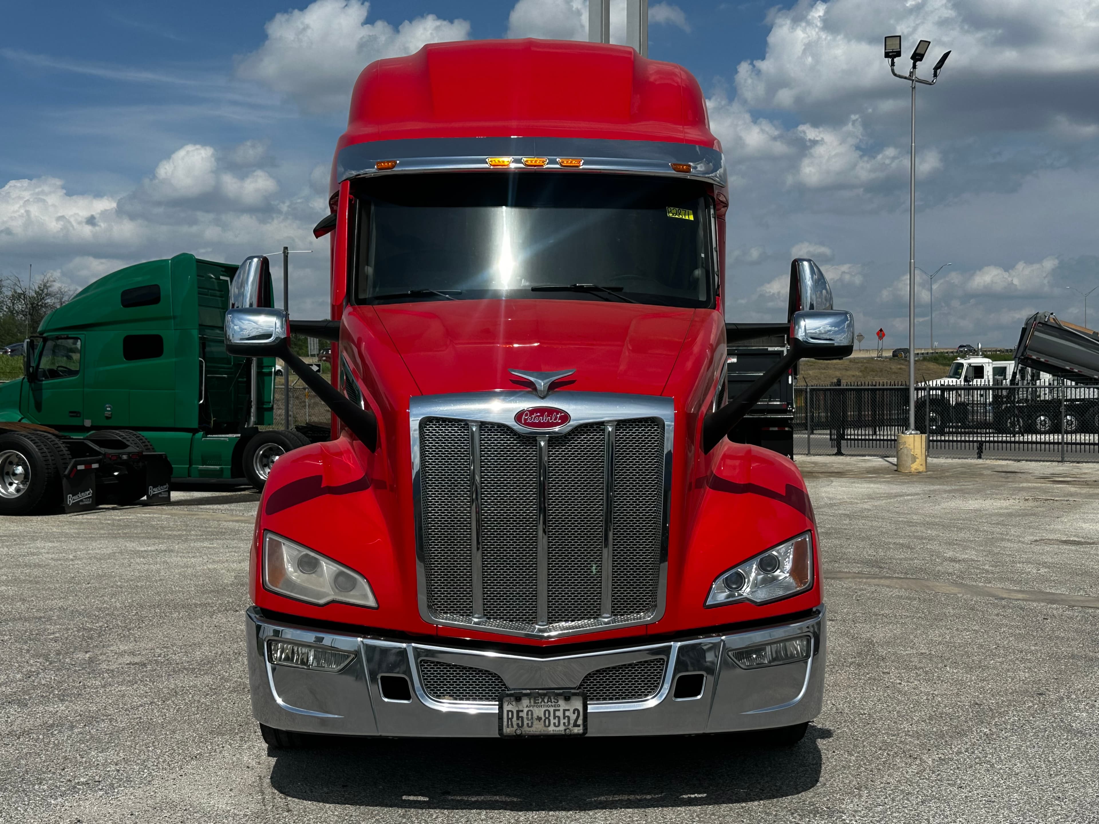 2023 Peterbilt 579 - Photo 1