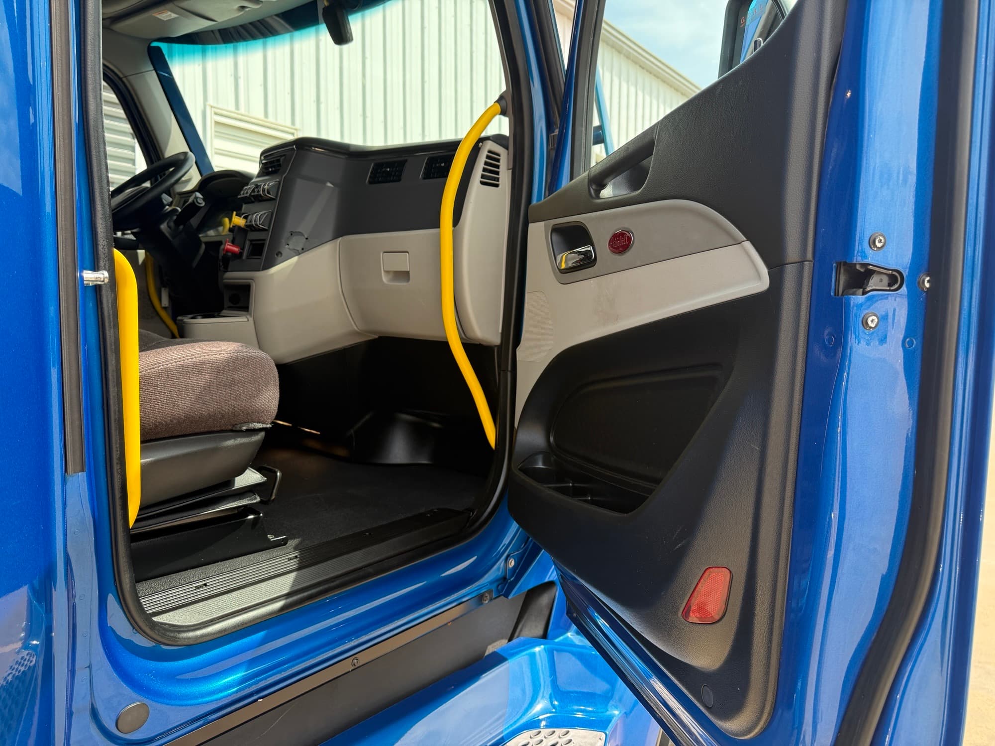 2022 Peterbilt 579 - Photo 1