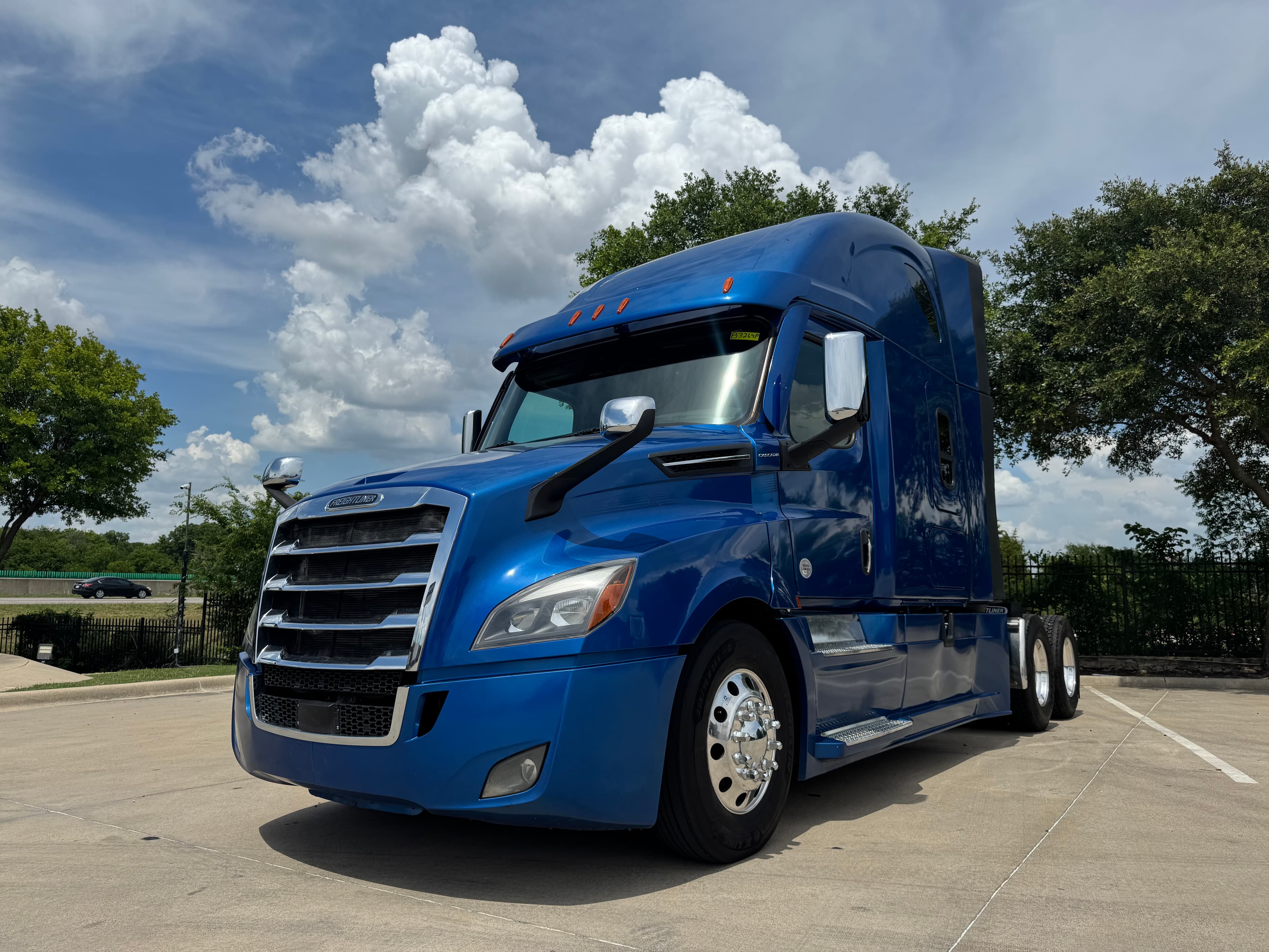 2022 Freightliner CASCADIA 126 - Photo 1