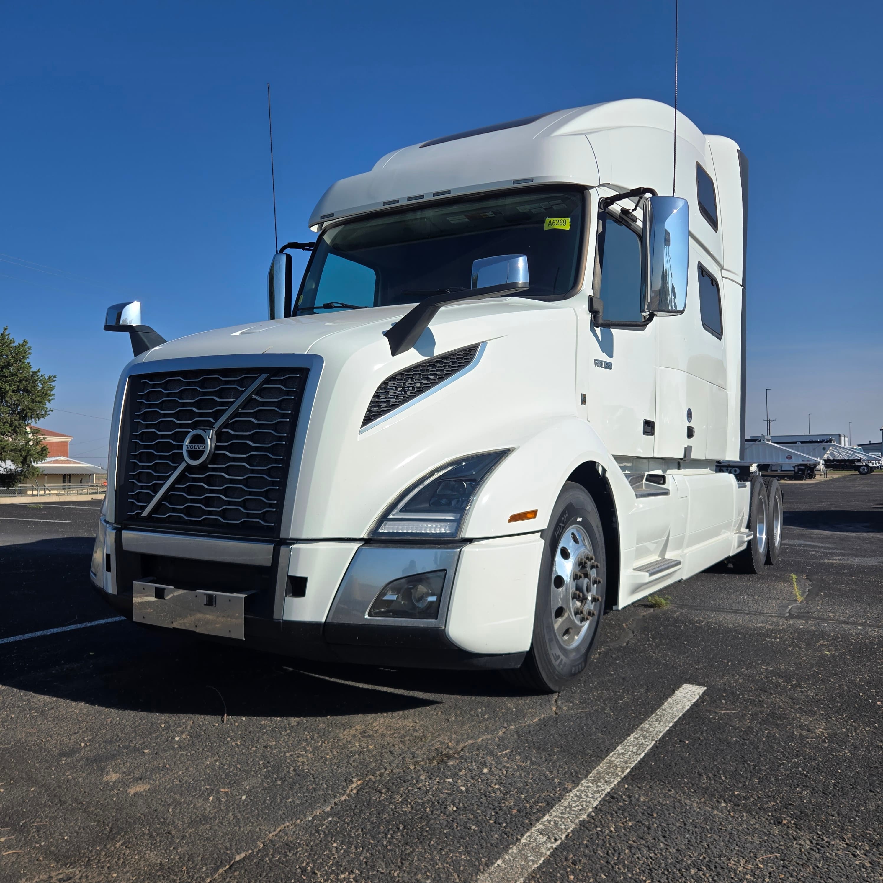 2022 Volvo VNL64T860 - Photo 1