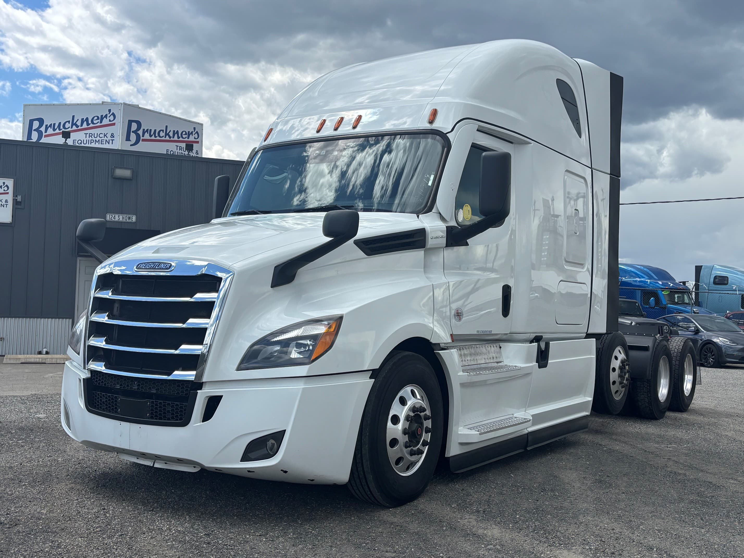 2021 Freightliner CA-126 - Photo 1