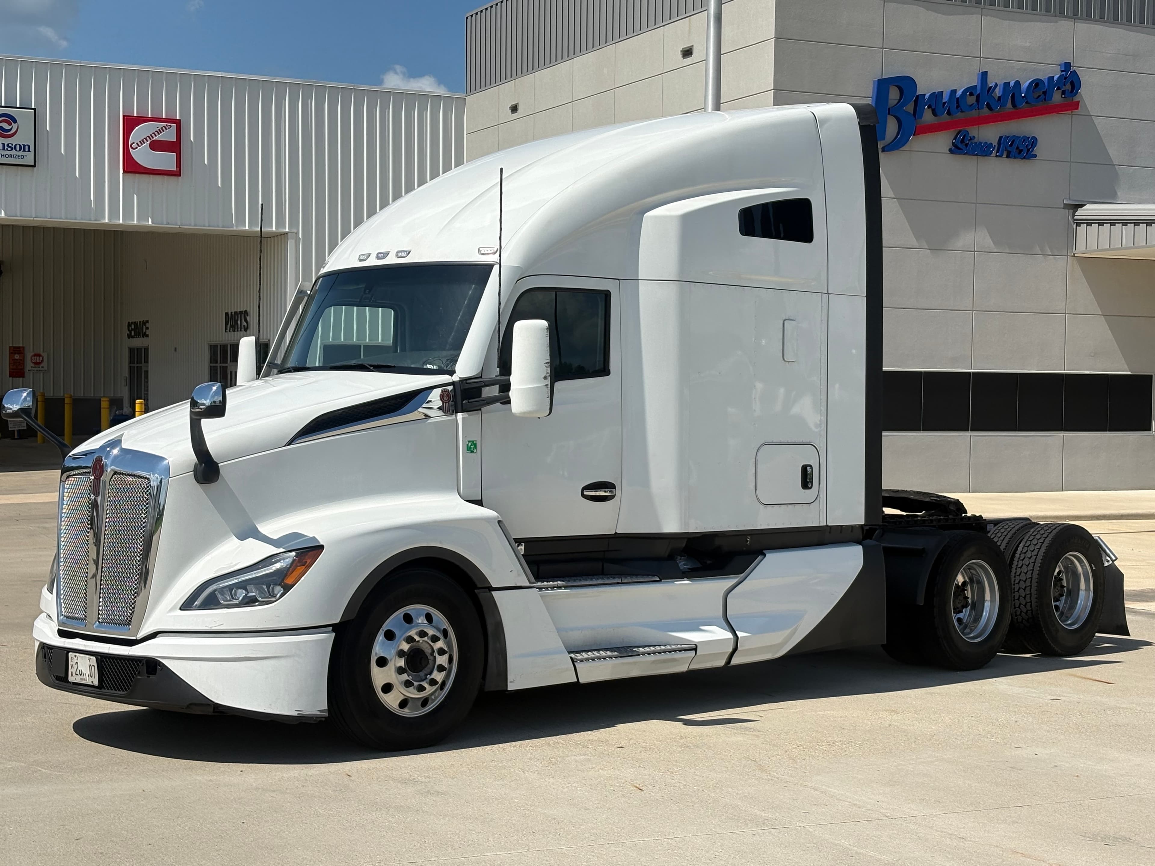 2022 Kenworth T680 - Photo 1