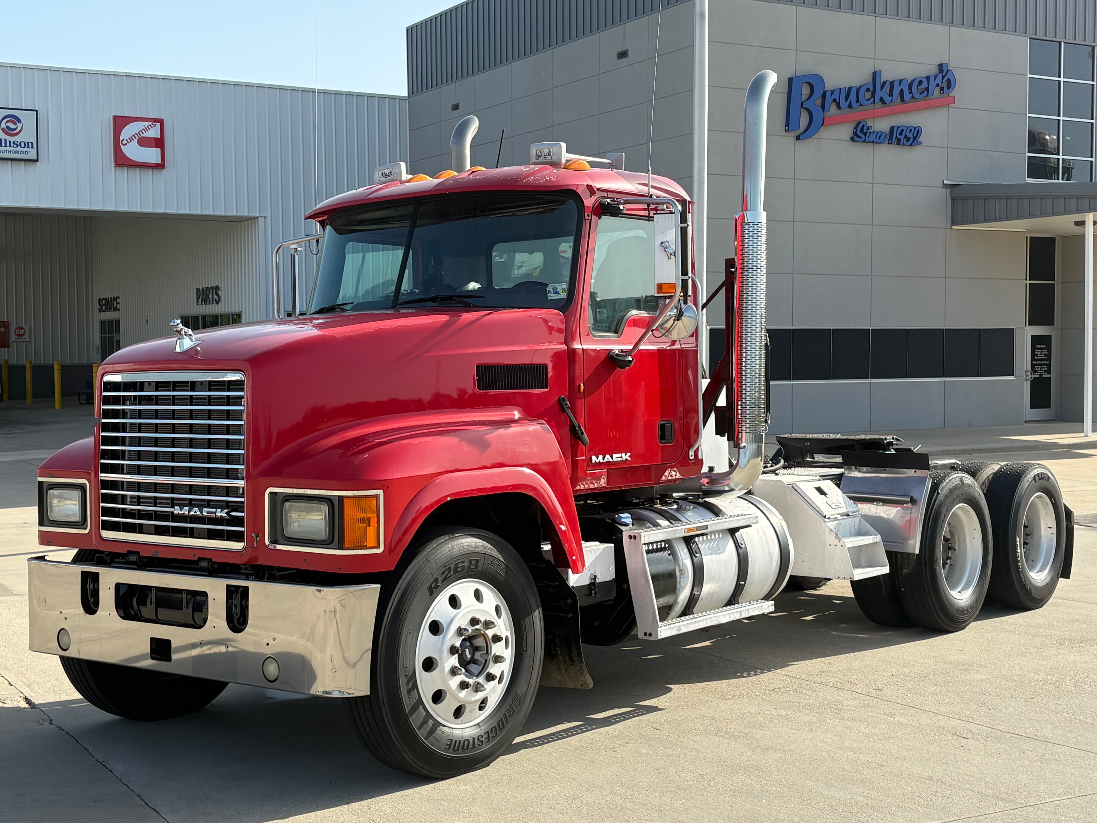 2015 Mack CHU613 - Photo 1