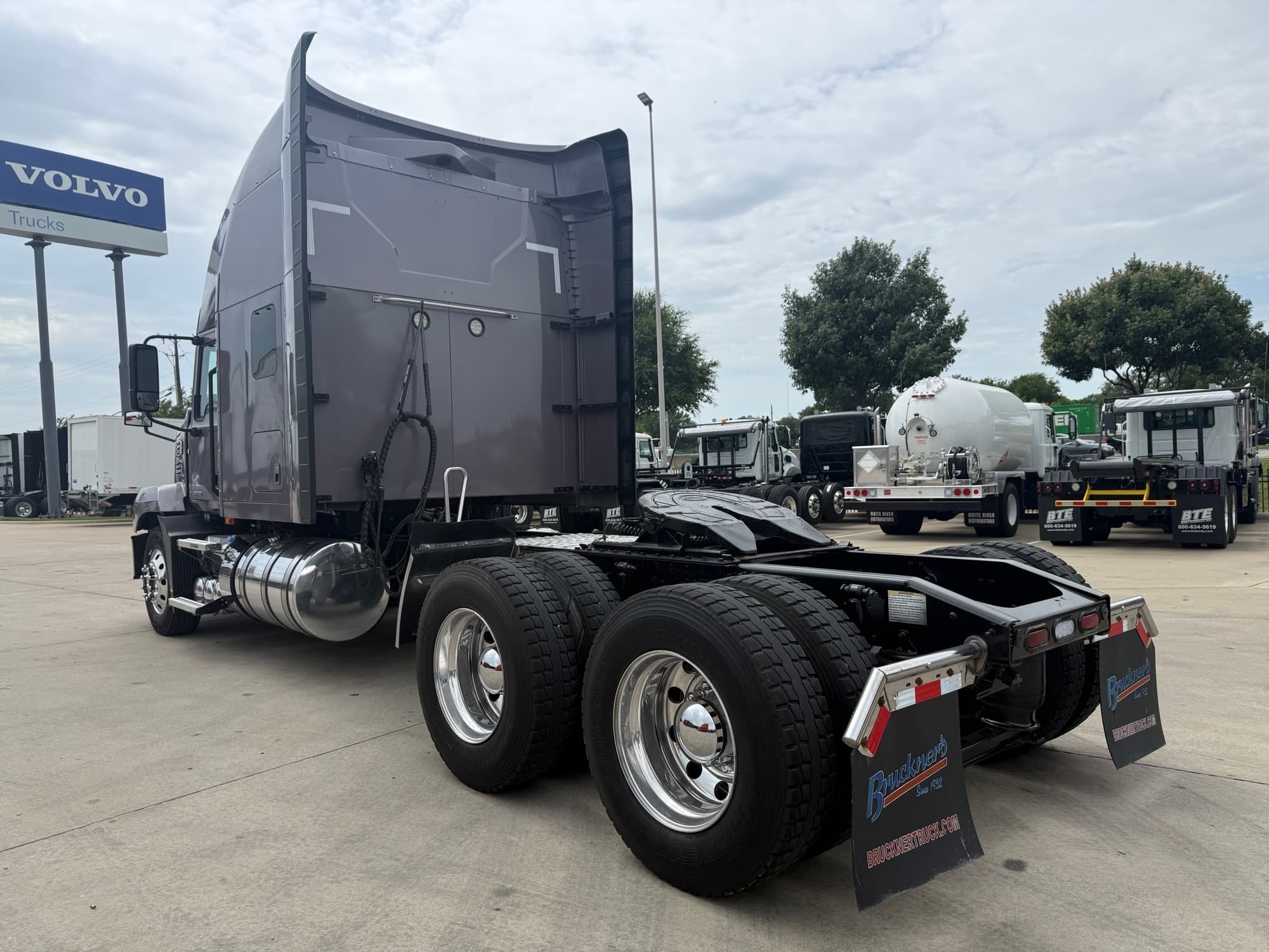 2023 Mack AN64T70 - Photo 1