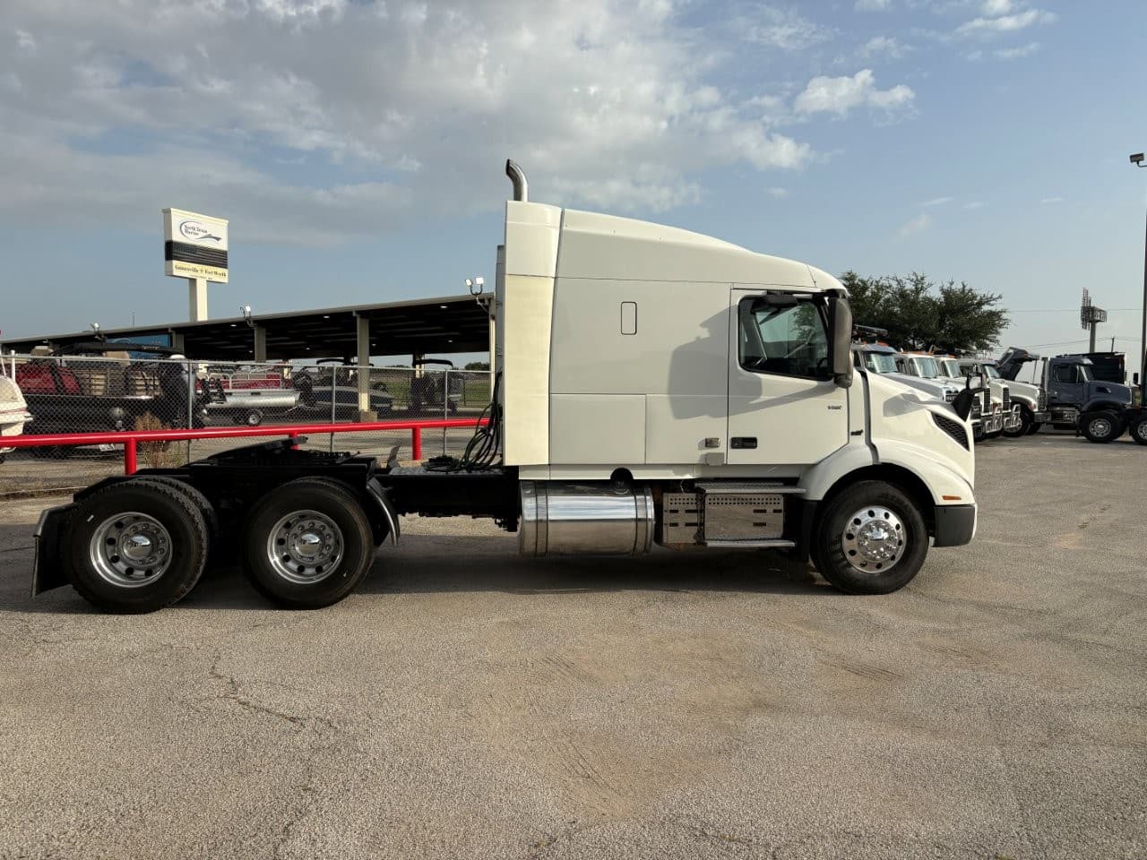 2019 Volvo VNR64T640 - Photo 1