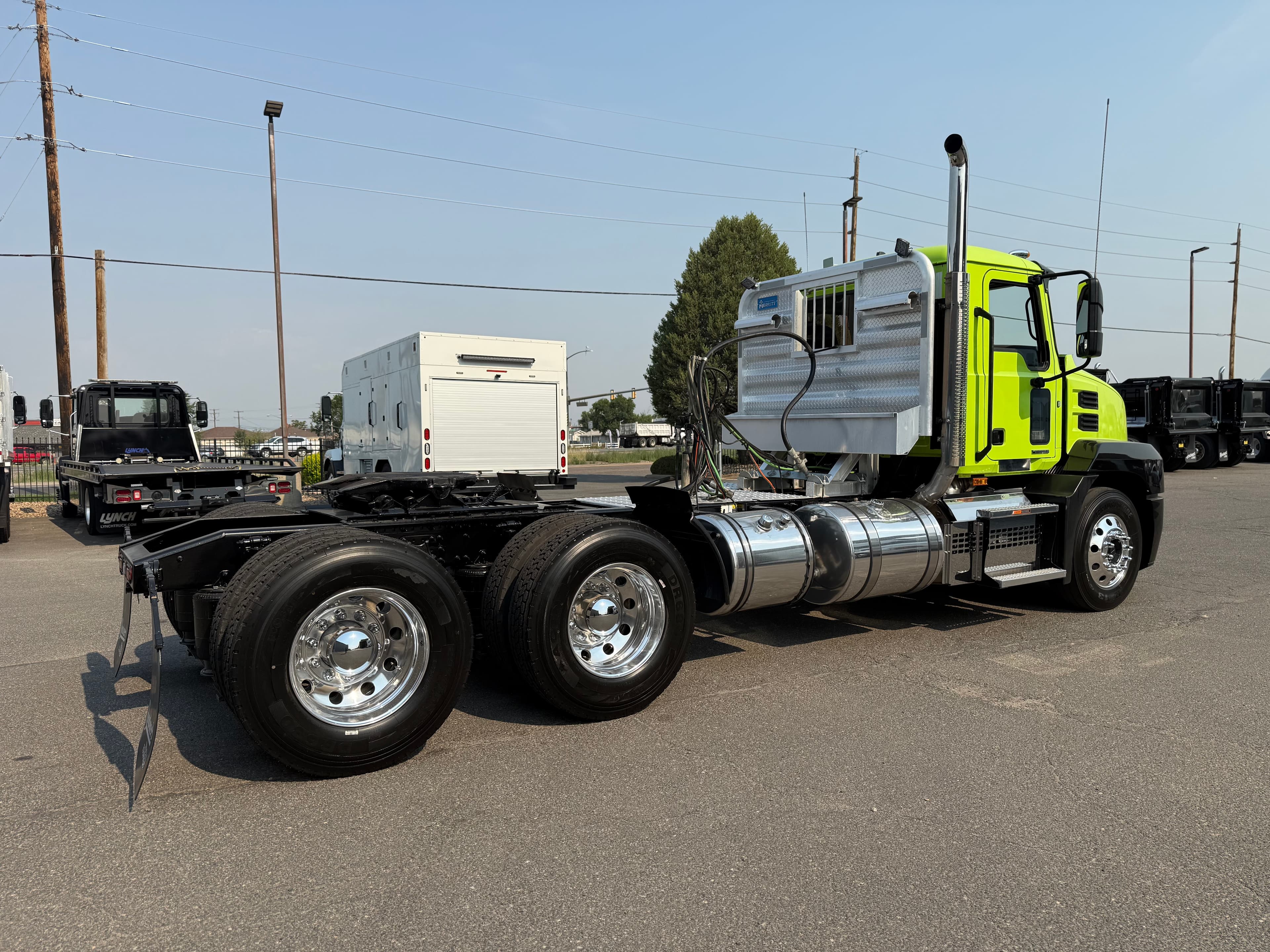 2025 Mack AN64T - Photo 1