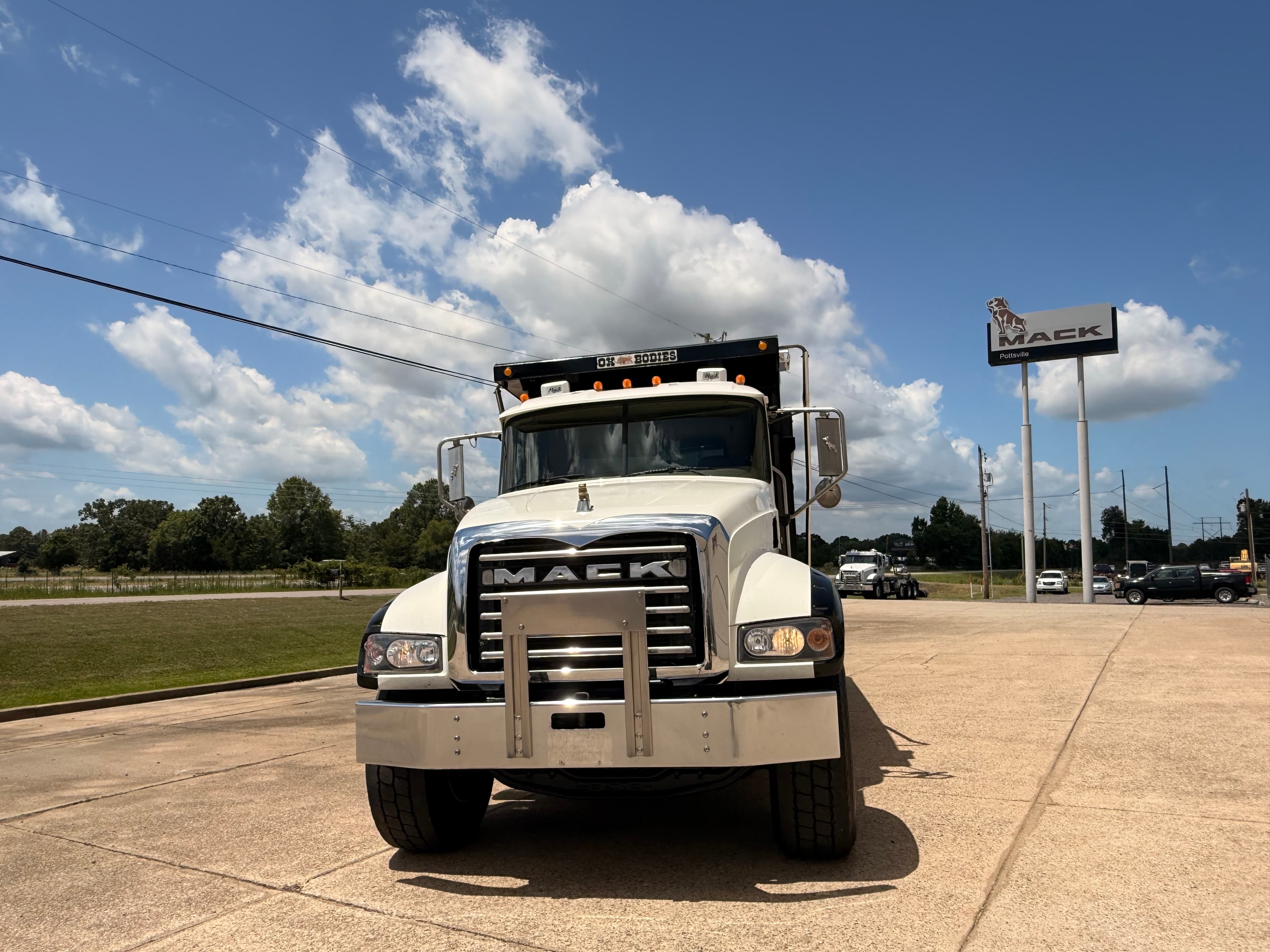 2016 Mack GU713 - Photo 1