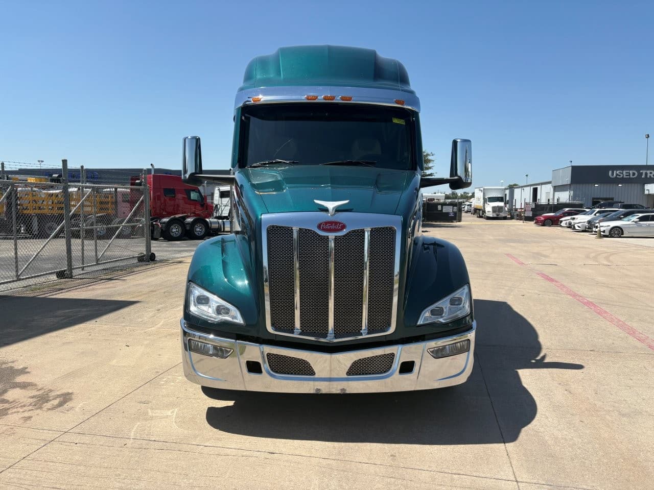 2025 Peterbilt 579 - Photo 1