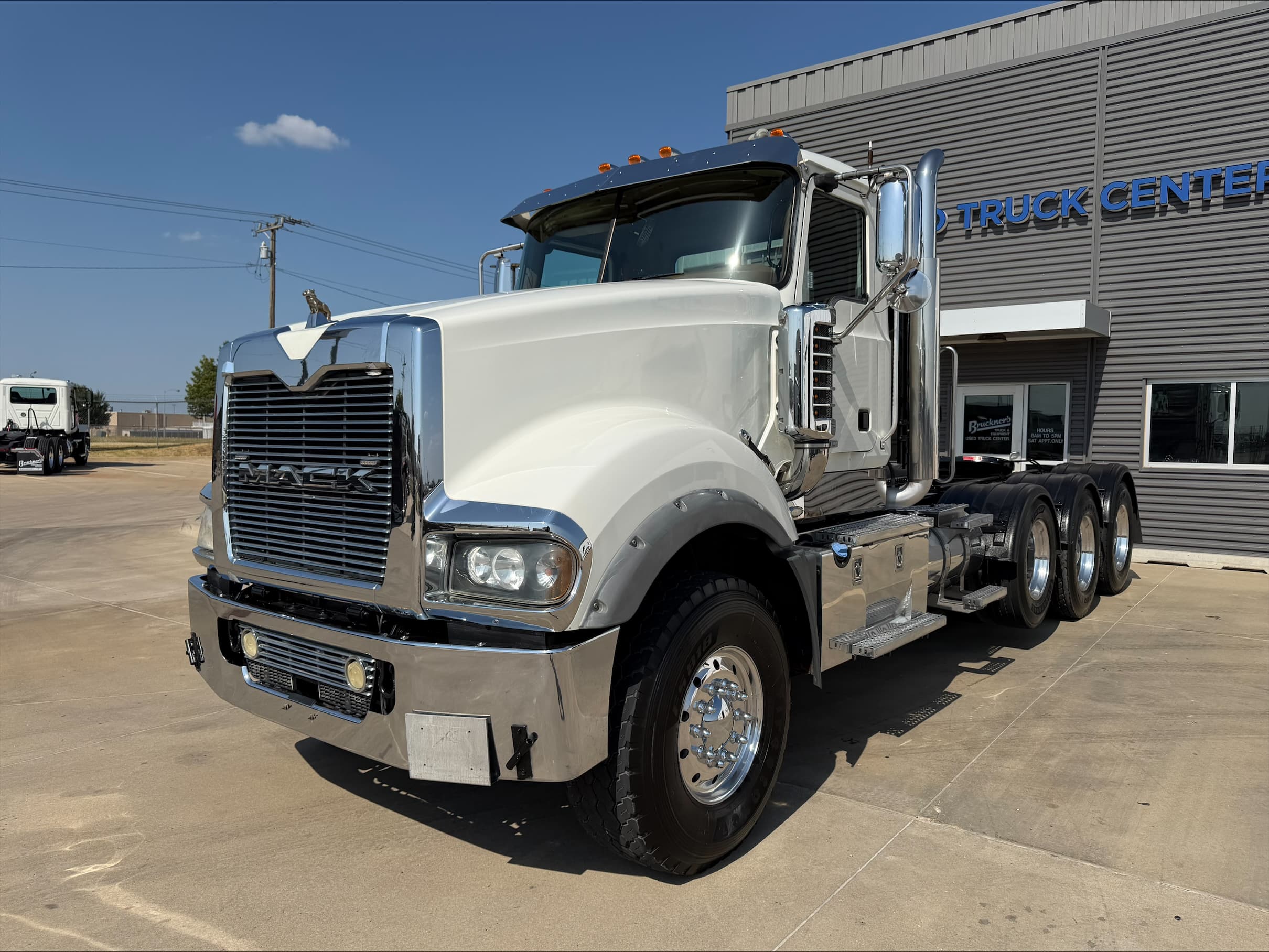 2016 Mack TD713 TITAN - Photo 1