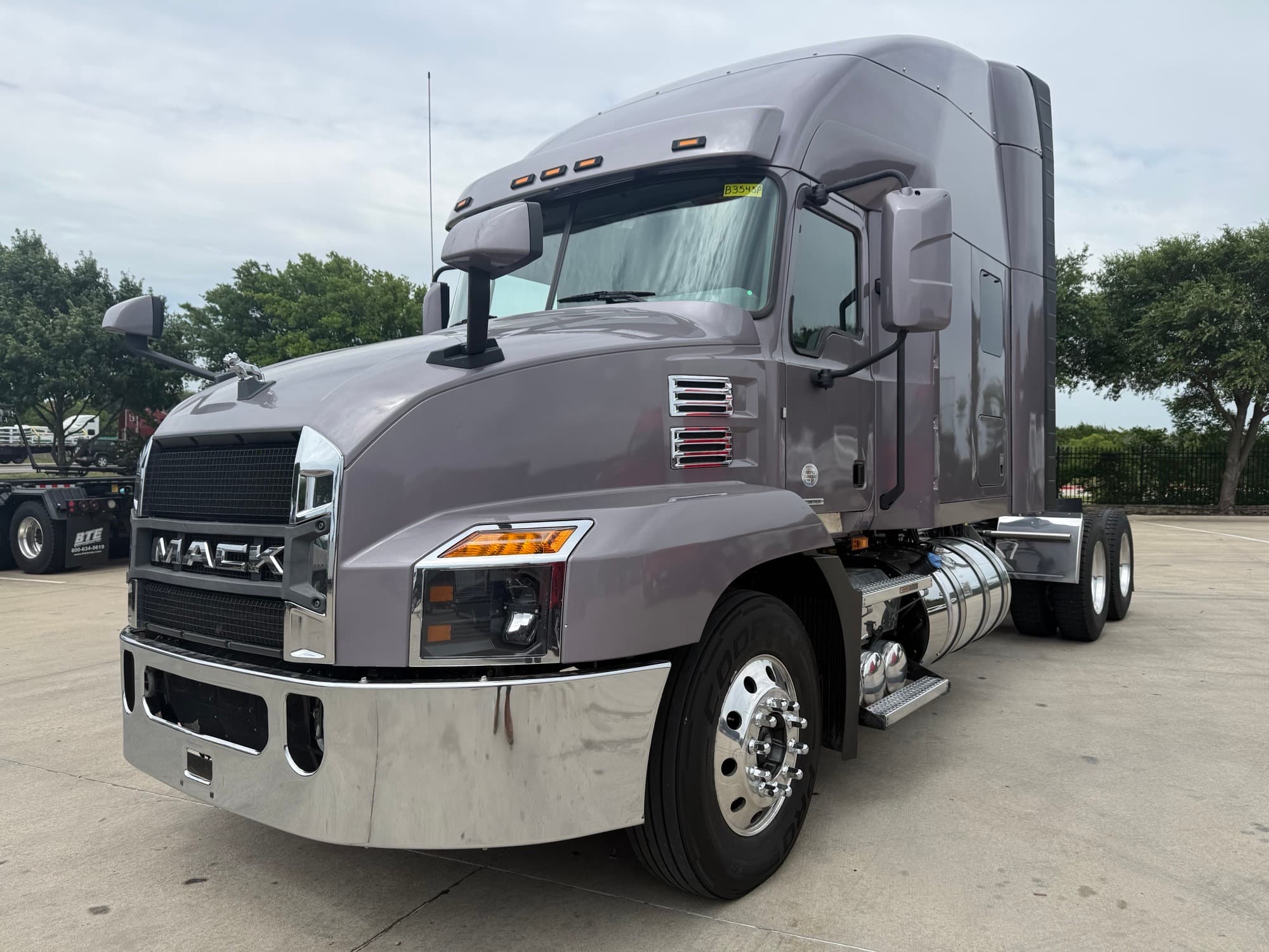2023 Mack AN64T70 - Photo 1