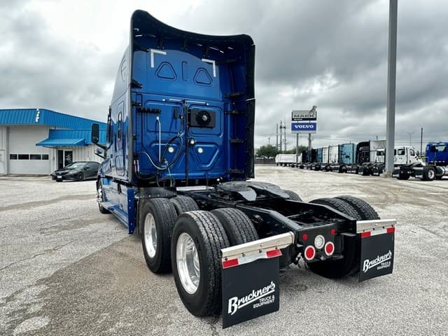 2022 Freightliner CASCADIA 126 - Photo 1