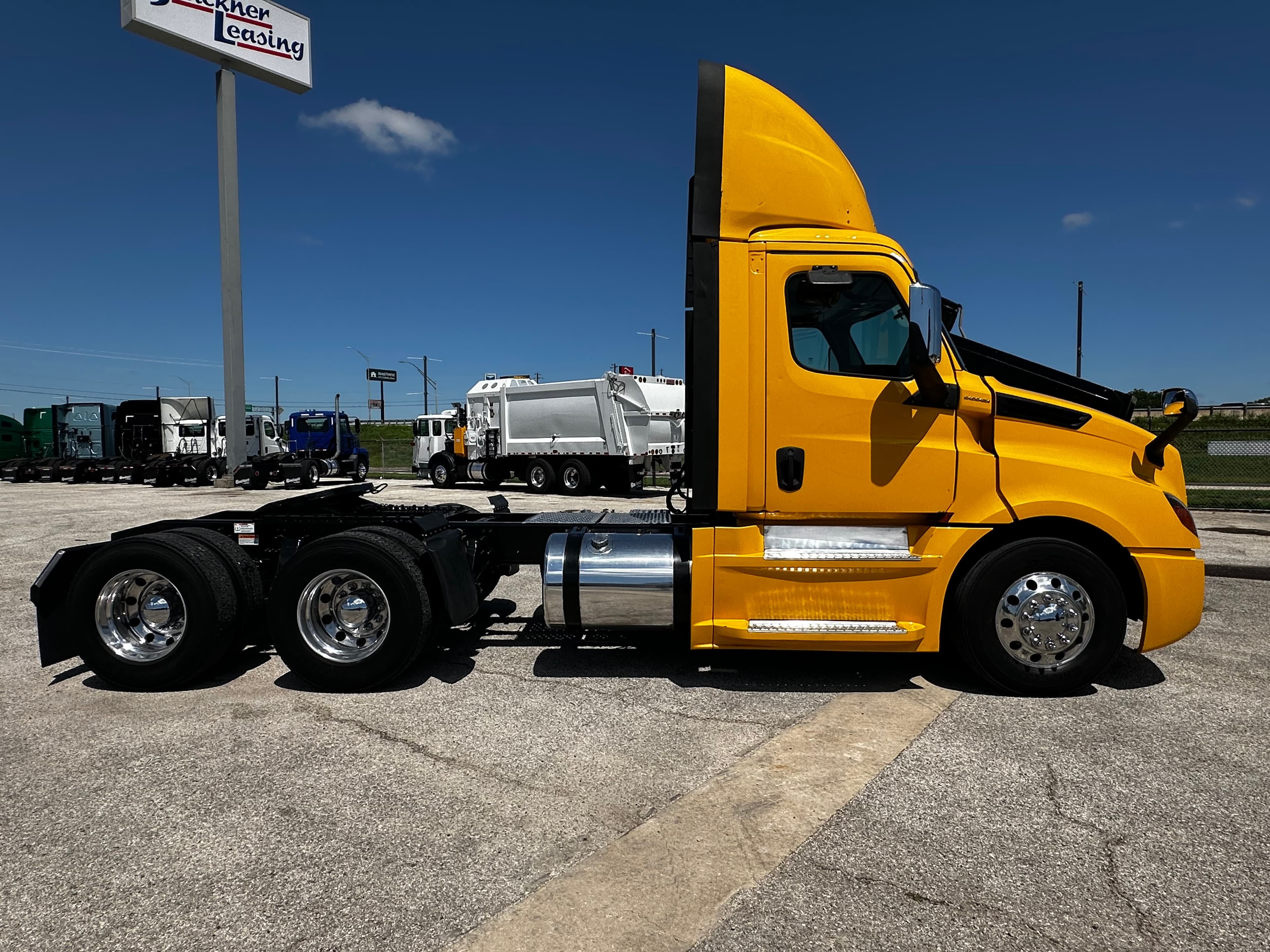2019 Freightliner CASCADIA 126 - Photo 1