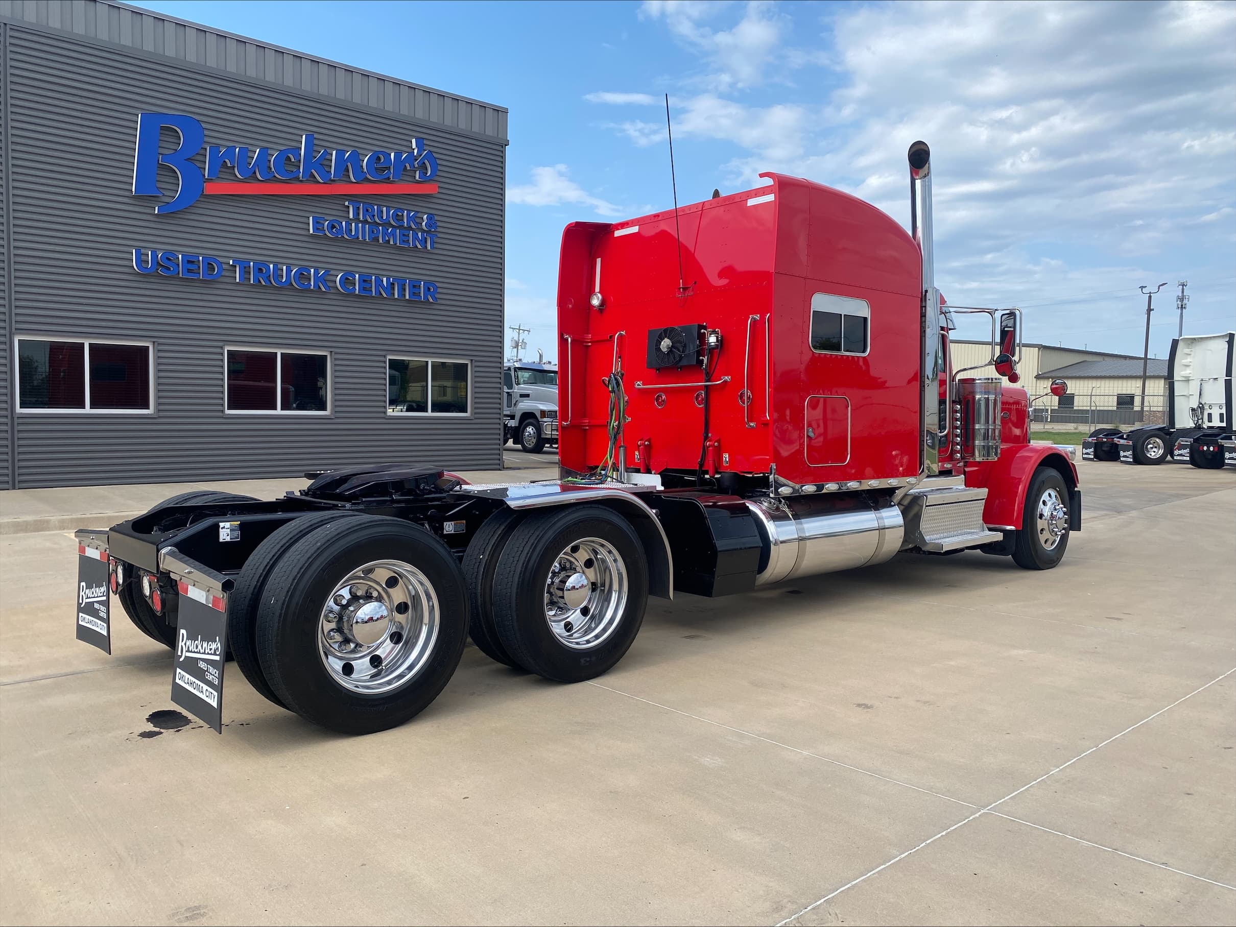 2021 Peterbilt 389 - Photo 1