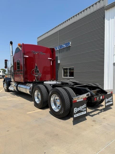 2023 Kenworth W900L - Photo 1
